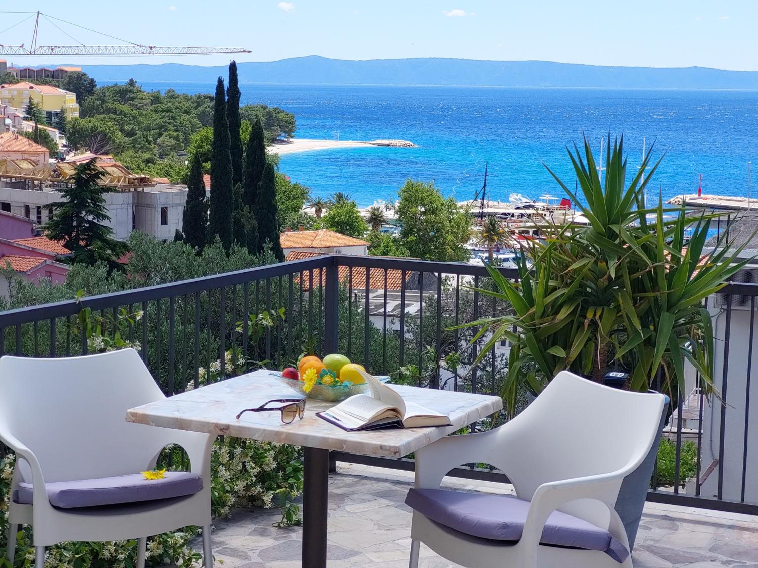 Studio with Terrace and Sea View