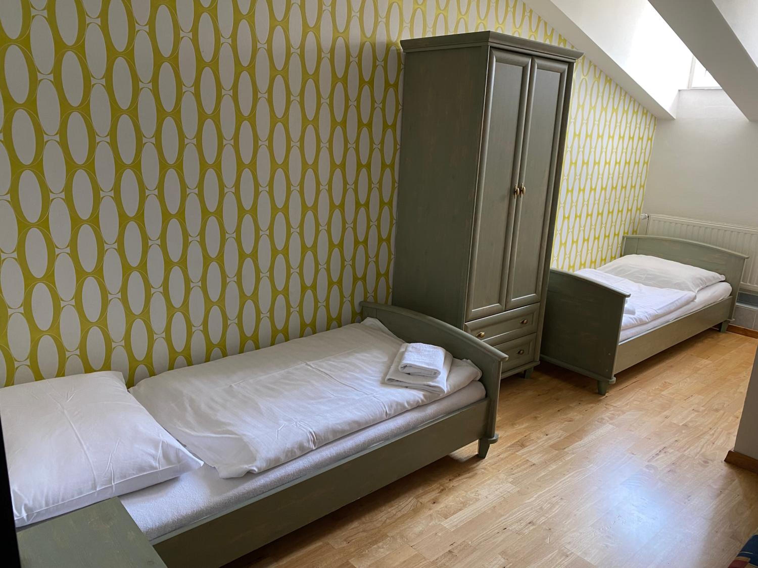 Twin Room with Bathroom photo 2