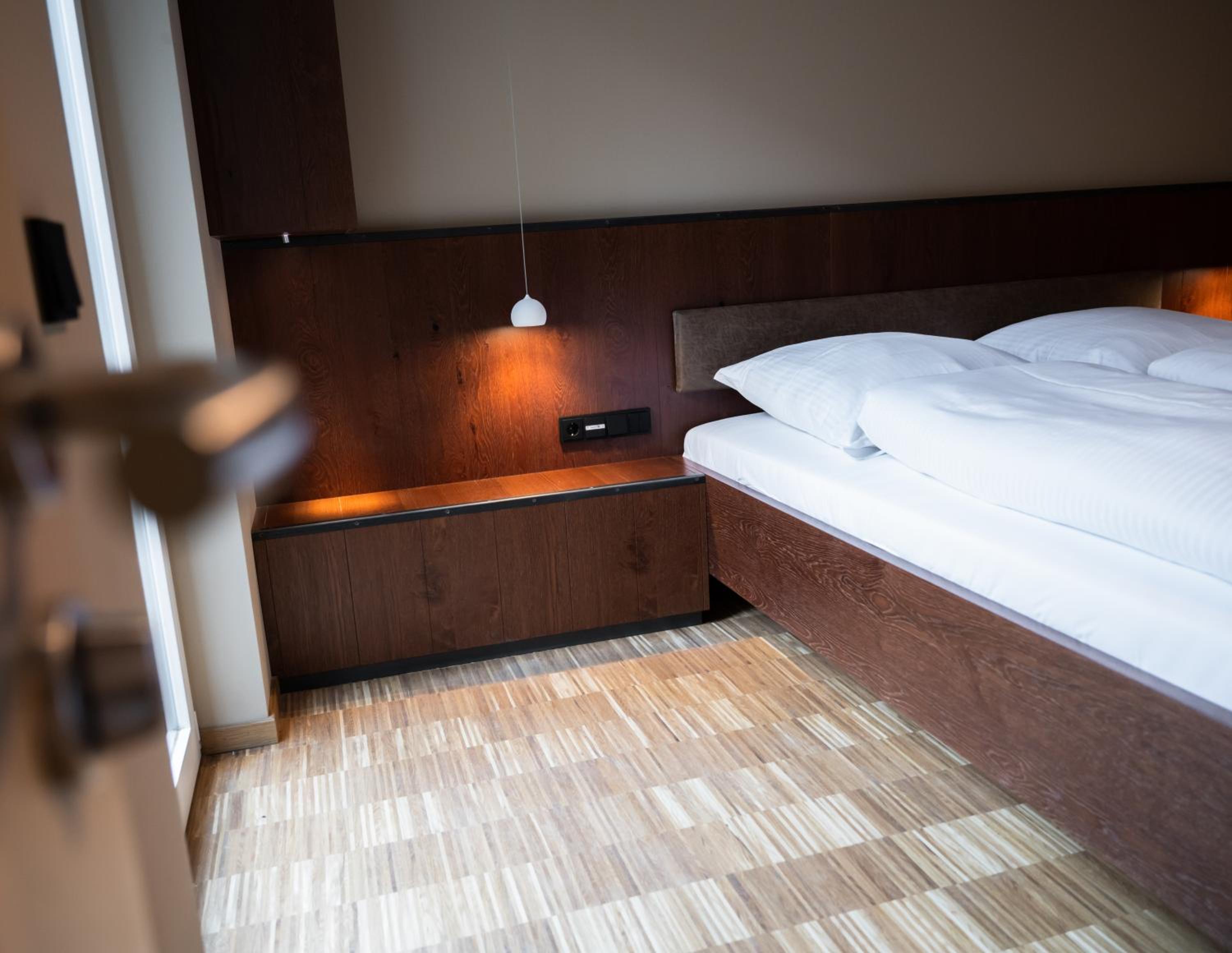 Standard Double Room - Photo 8
