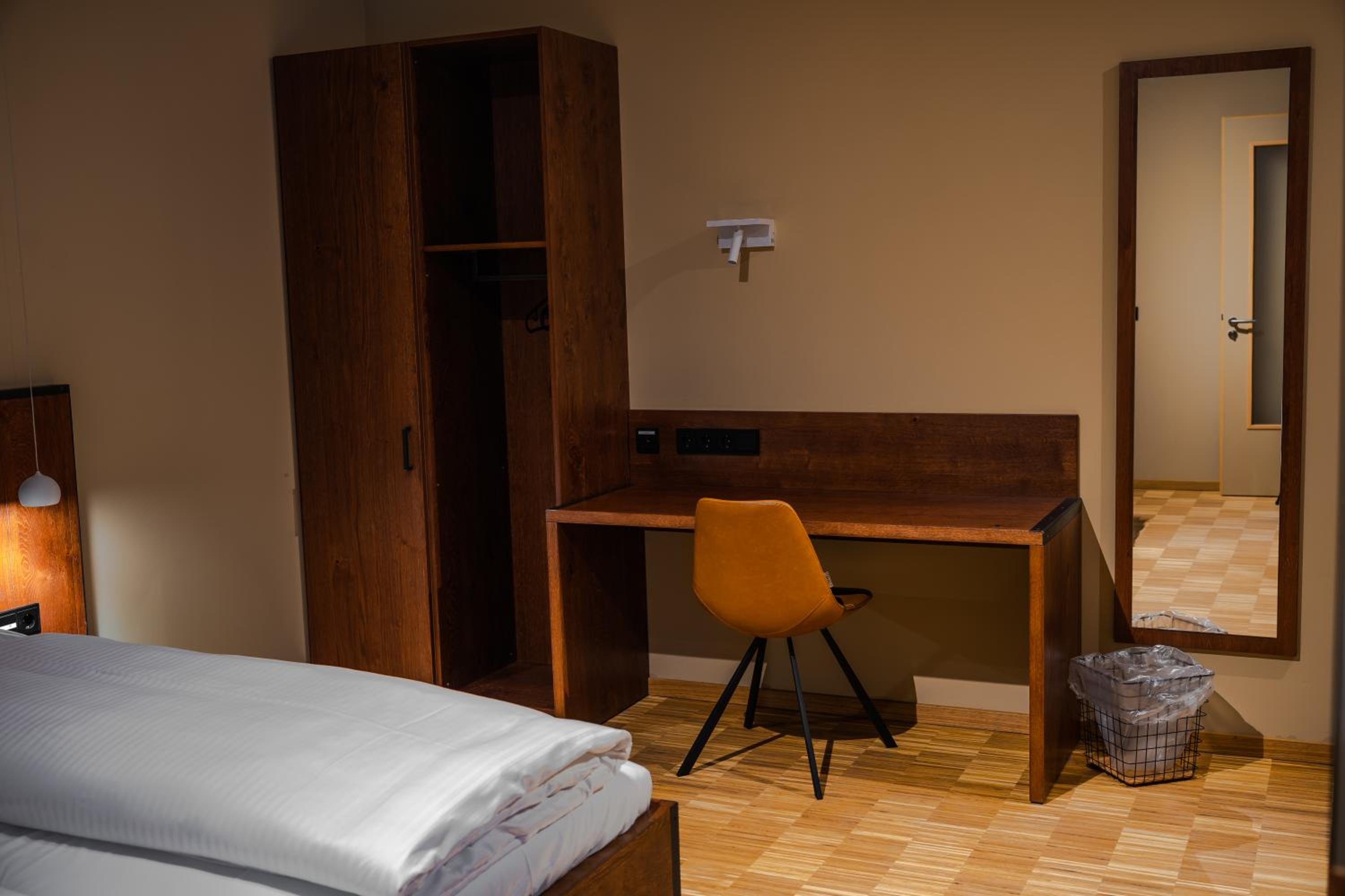 Standard Double Room - Photo 3