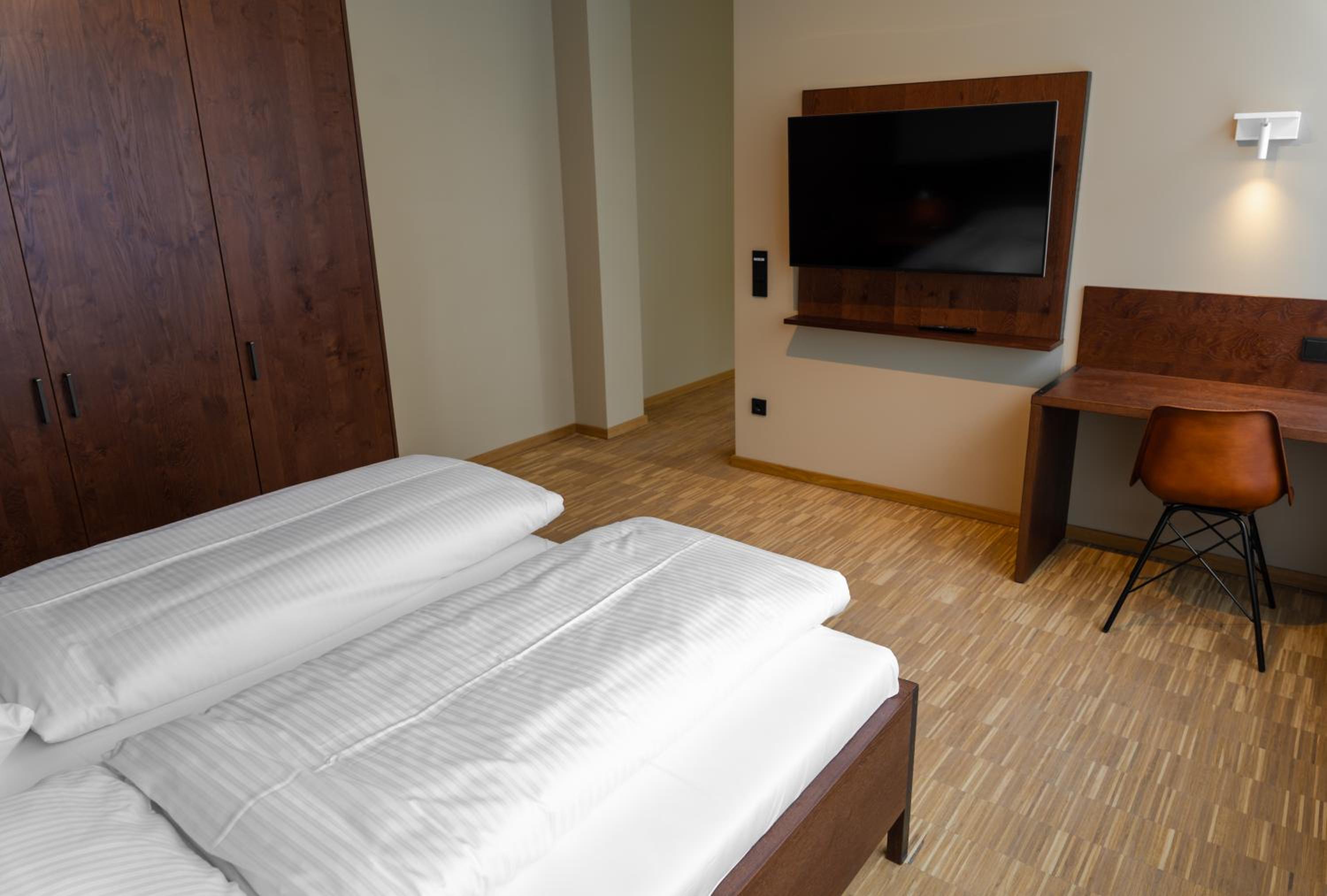 Deluxe Junior Suite - Photo 2