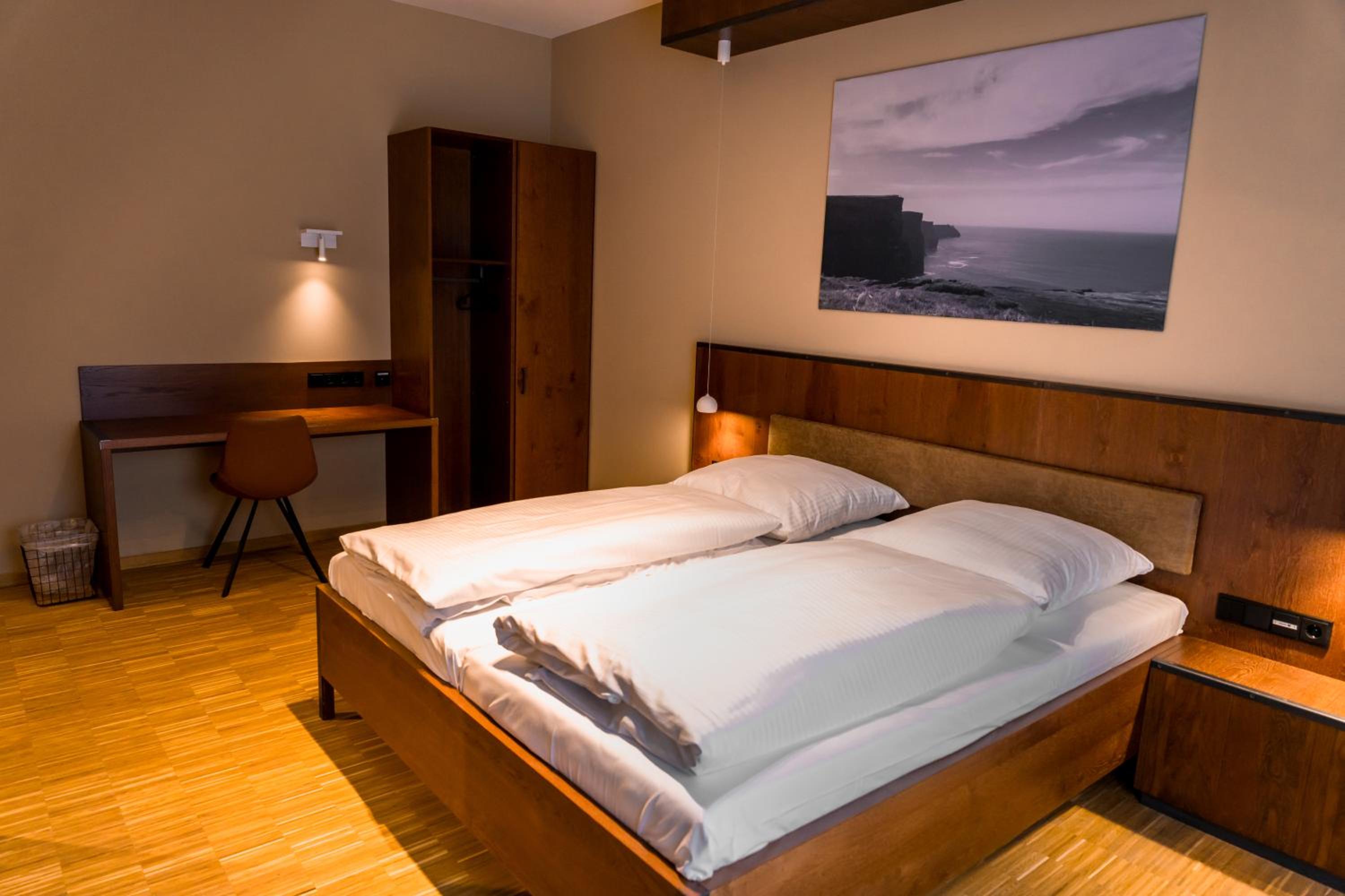 Standard Double Room - Photo 7