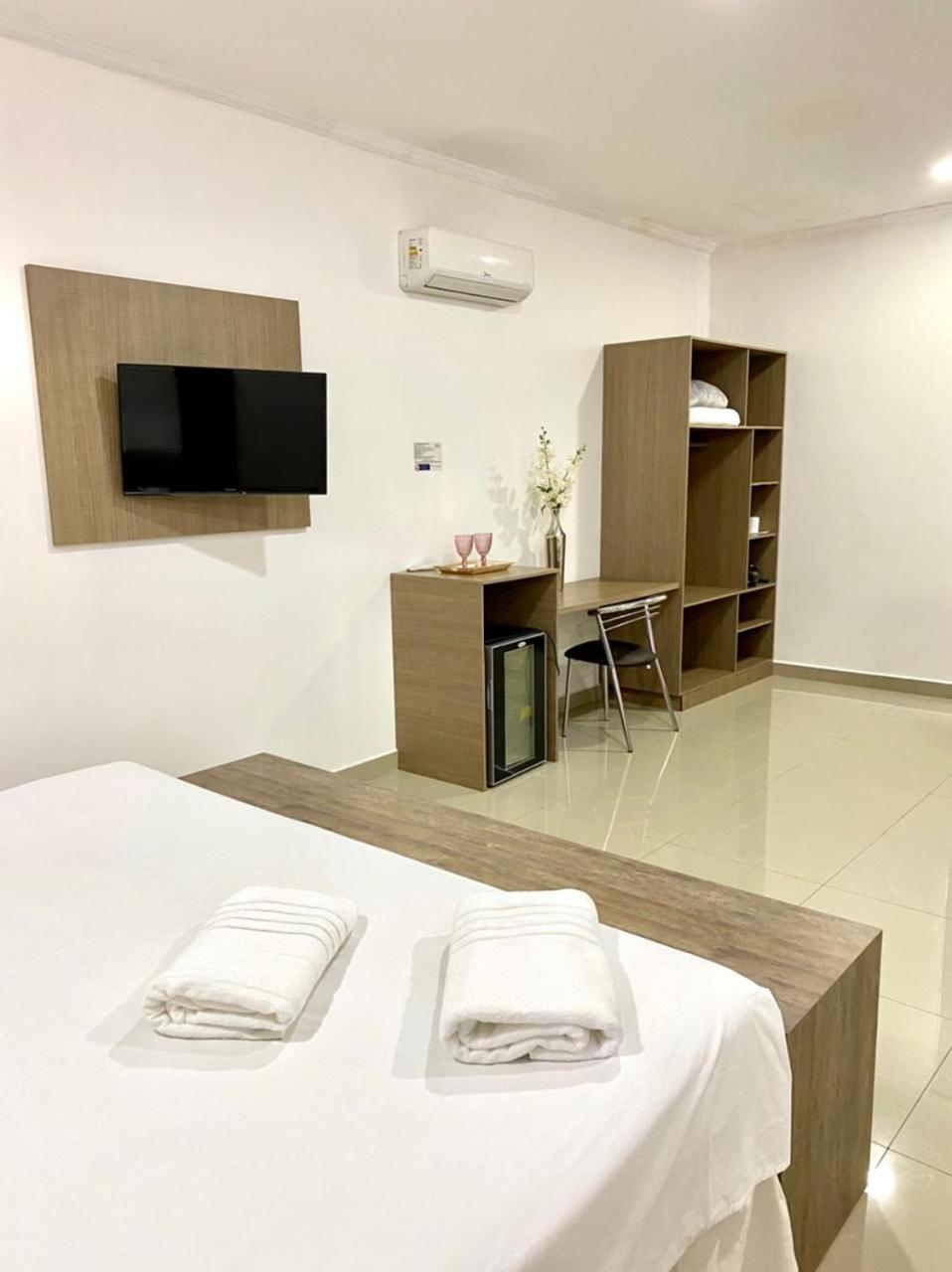 Deluxe Suite with Spa Bath photo 3