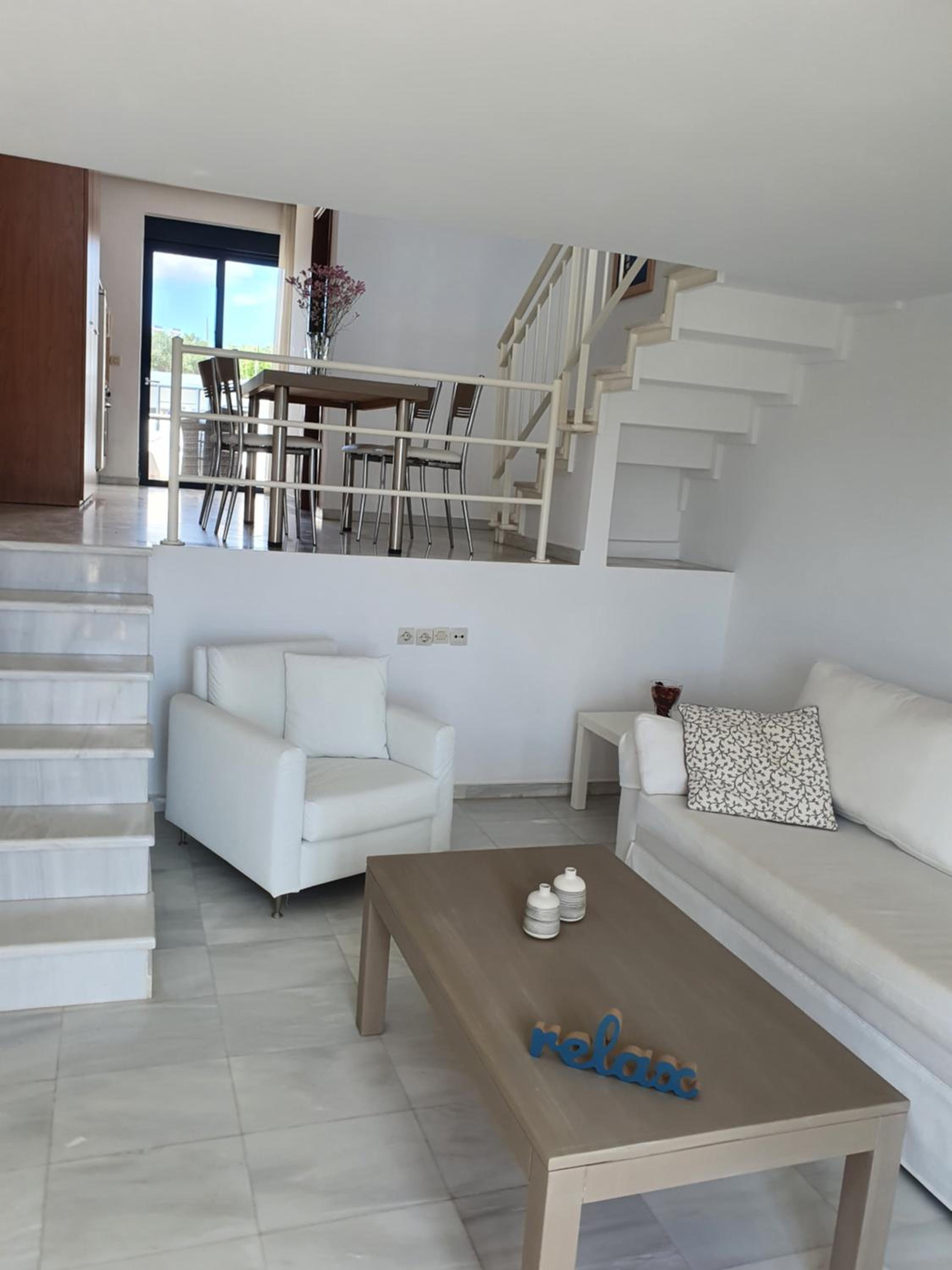 Maisonette with Side Sea View - Photo 10