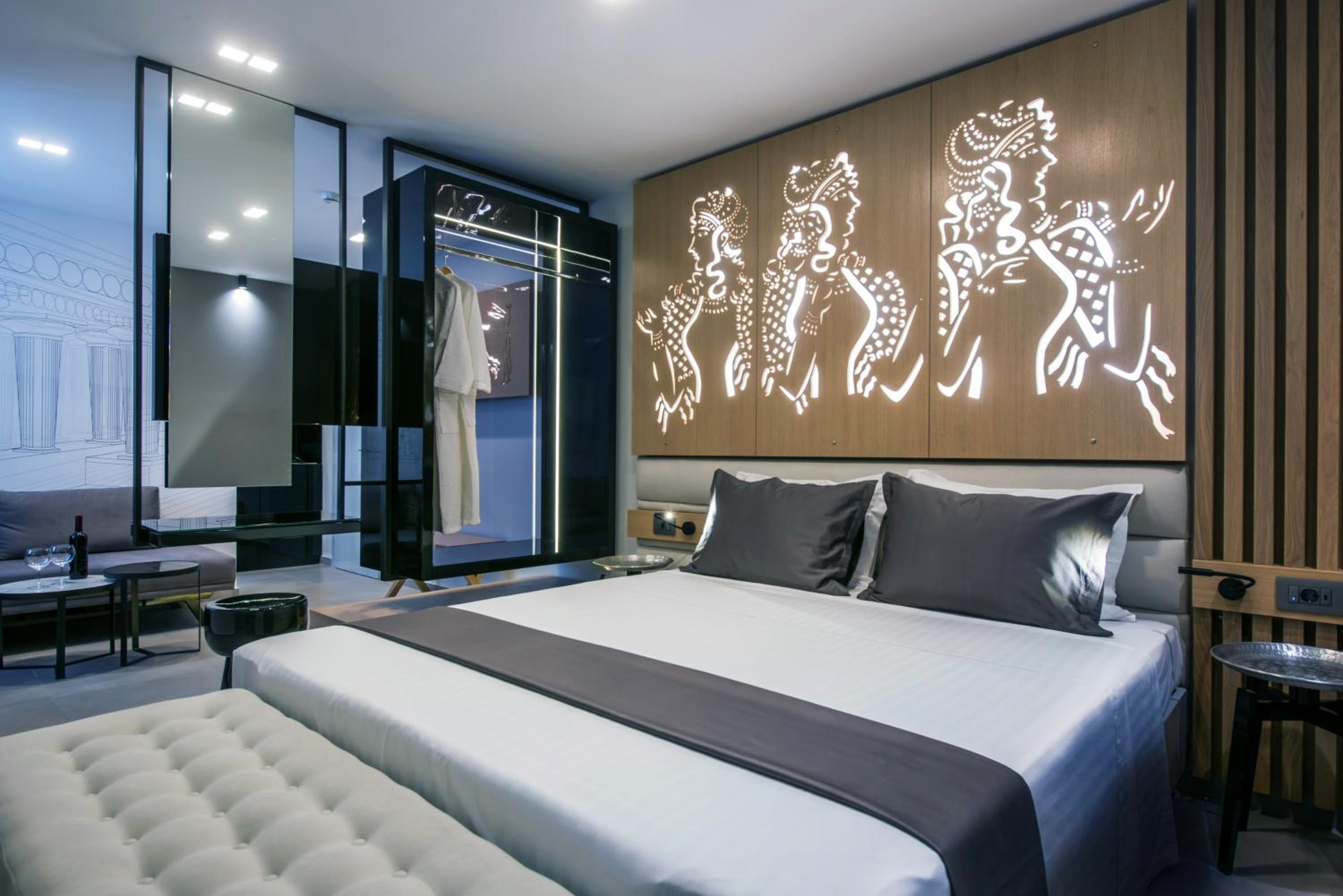 Deluxe King Suite