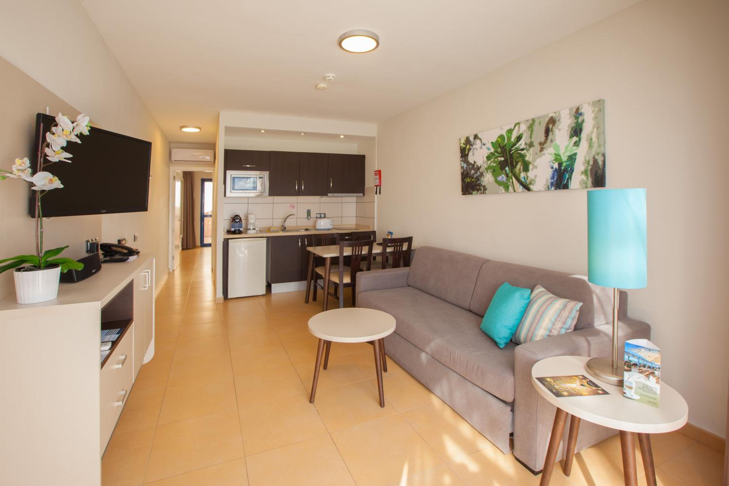 One-Bedroom Apartment (2 Adults + 1 Child) photo 1