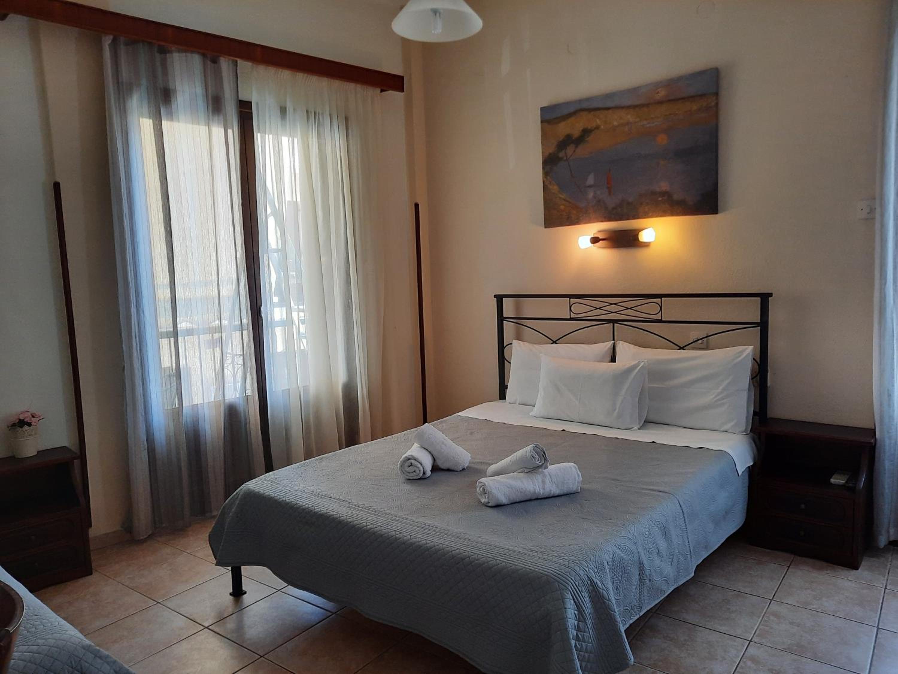Deluxe Triple Room with Sea View photo 3