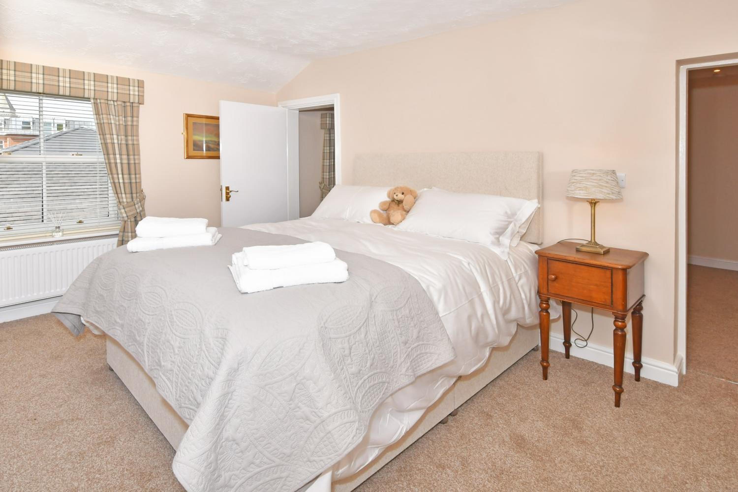 Deluxe Family Room - Photo 1