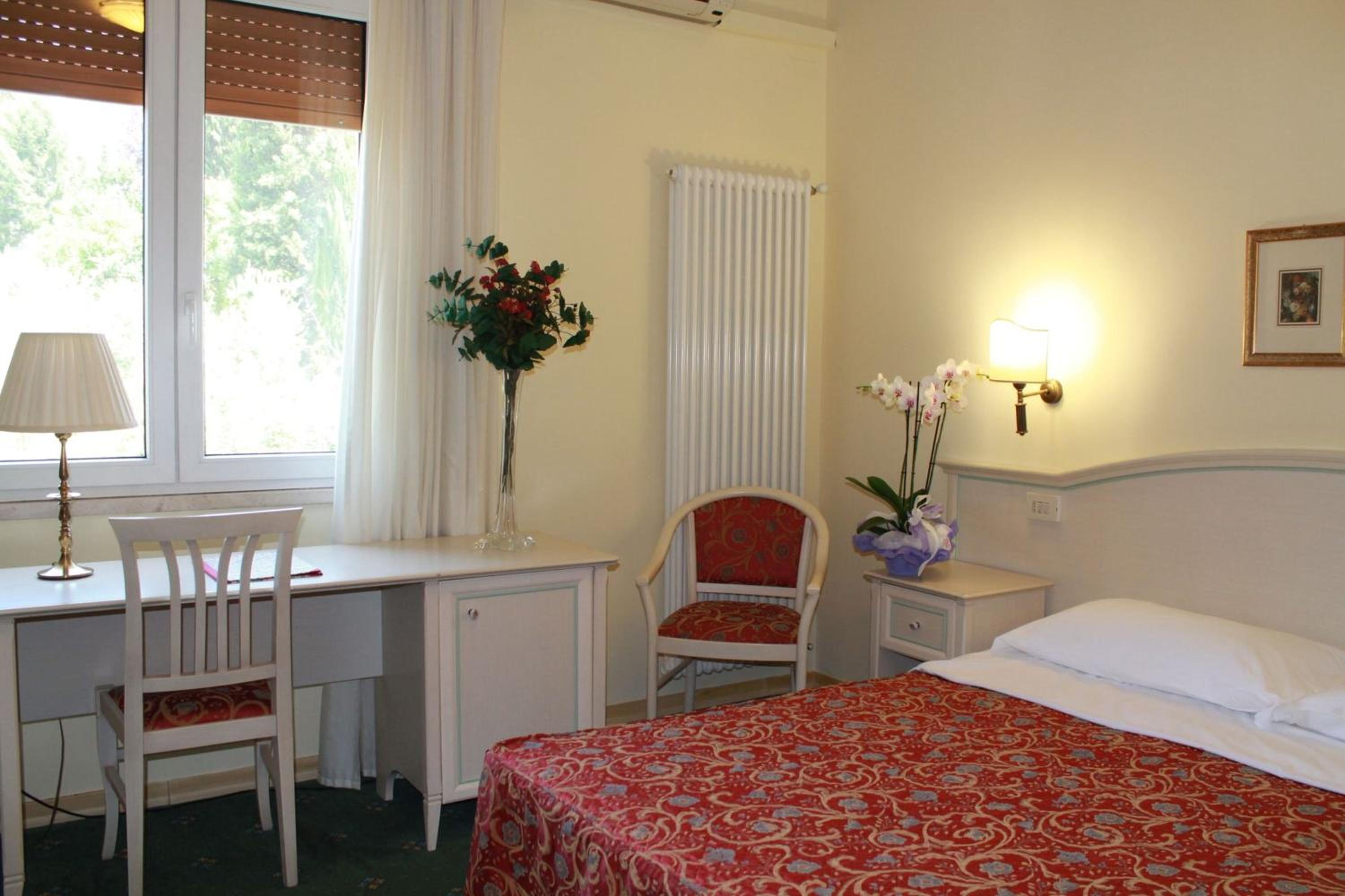 Superior Double or Twin Room with Terrace photo 3