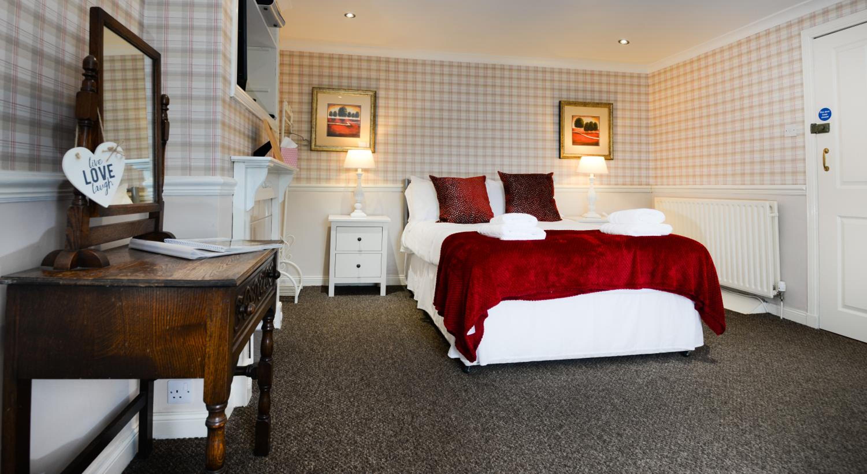 Deluxe Family Room - Photo 1