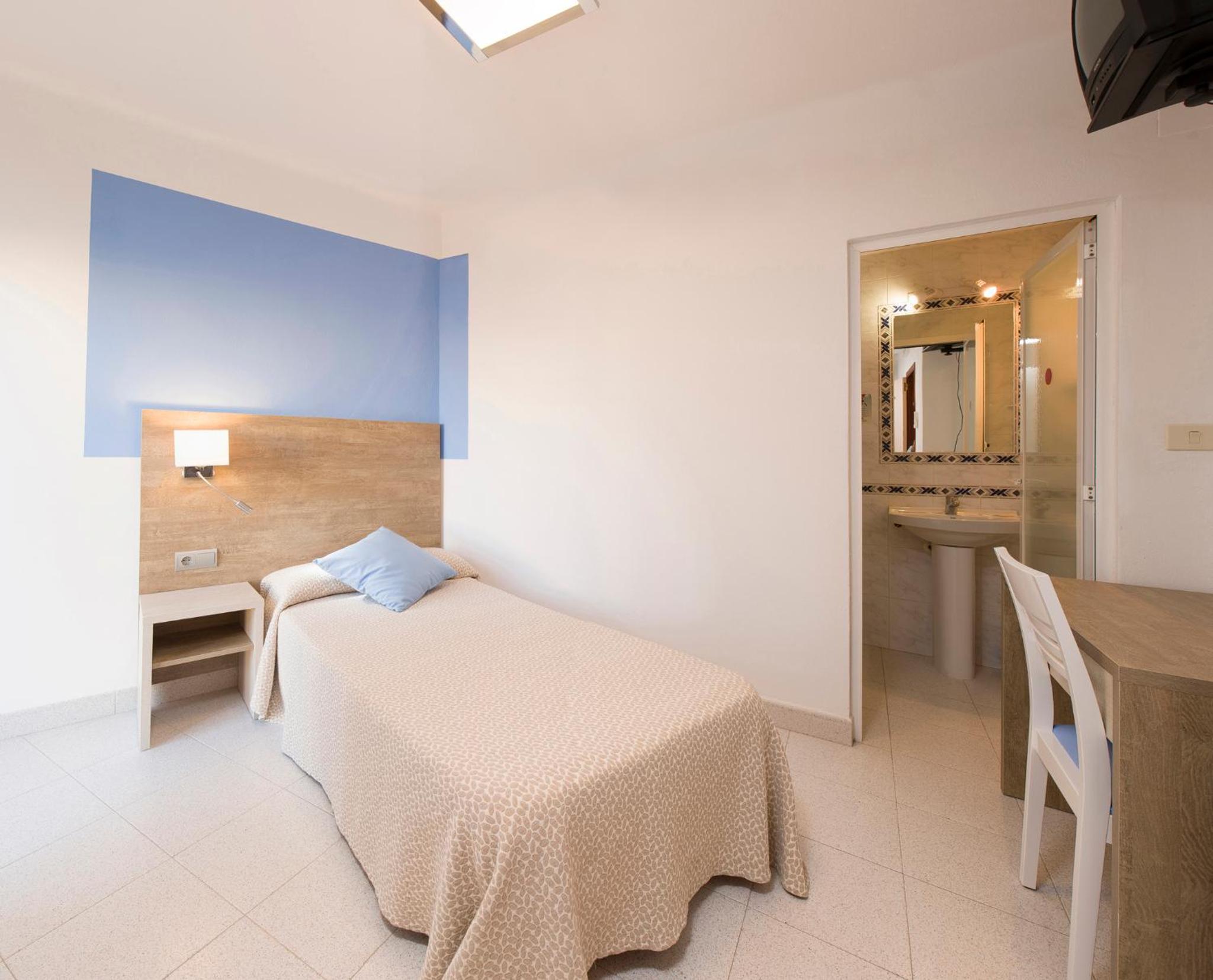 Single Room photo 2