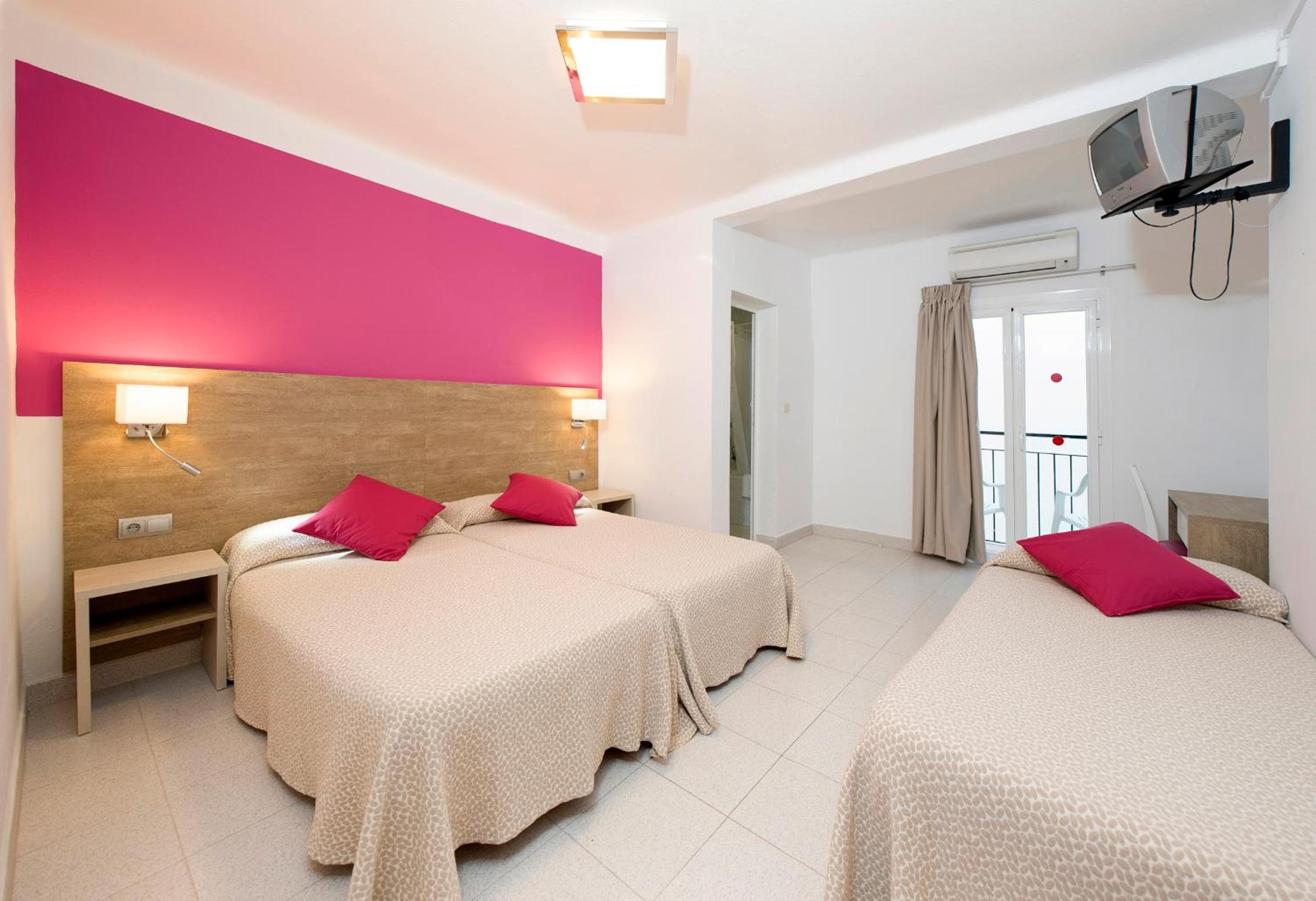 Habitación Triple con Balcón