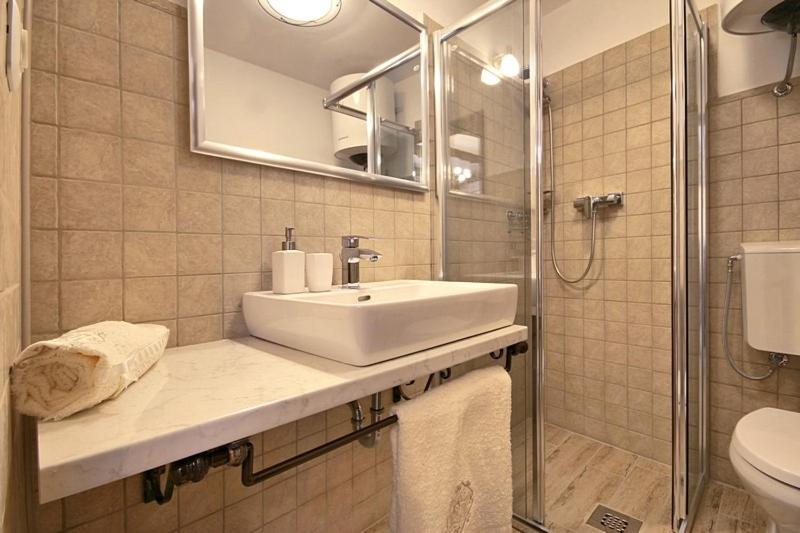 Villa photo 3