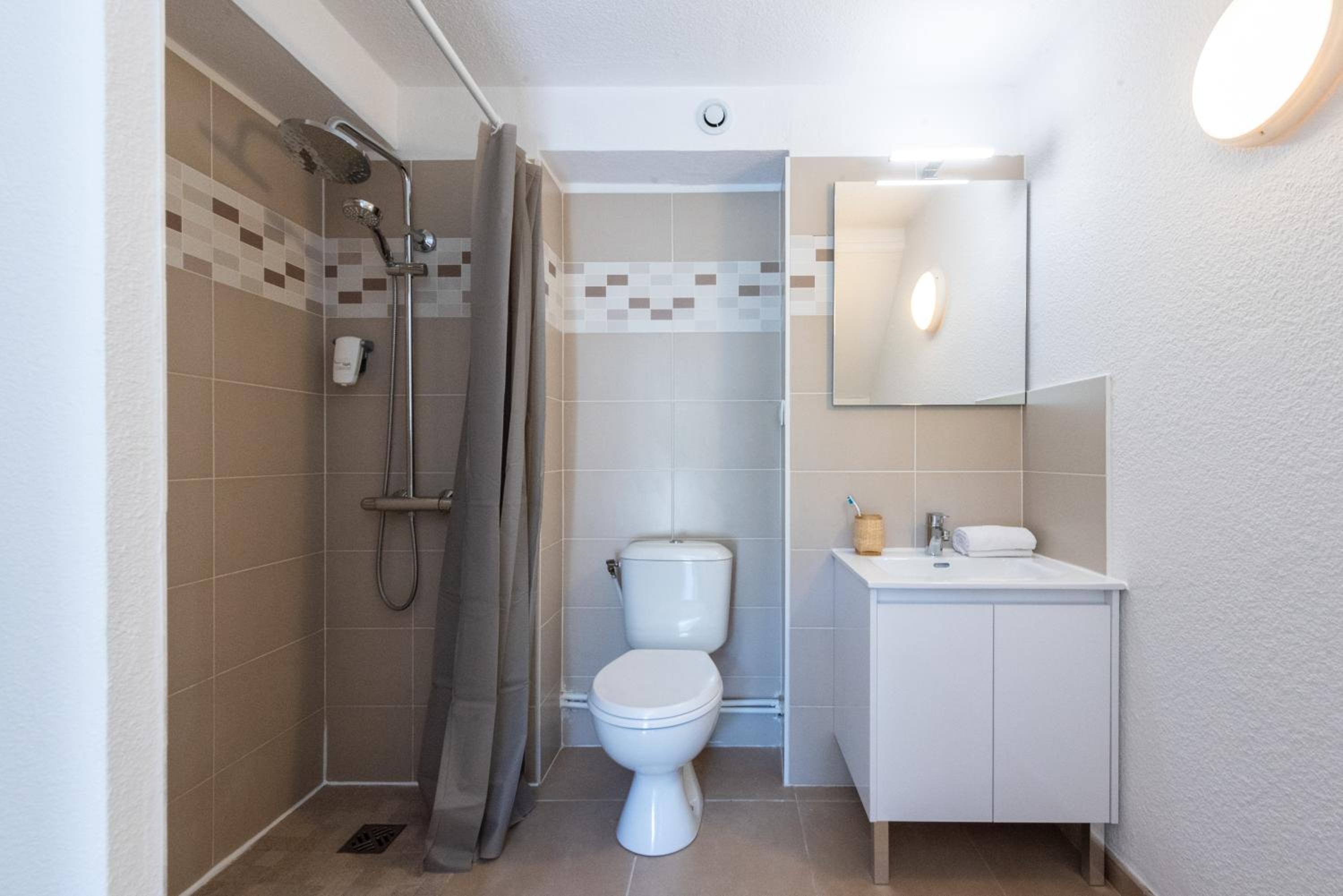 Standard One-Bedroom Apartment photo 3