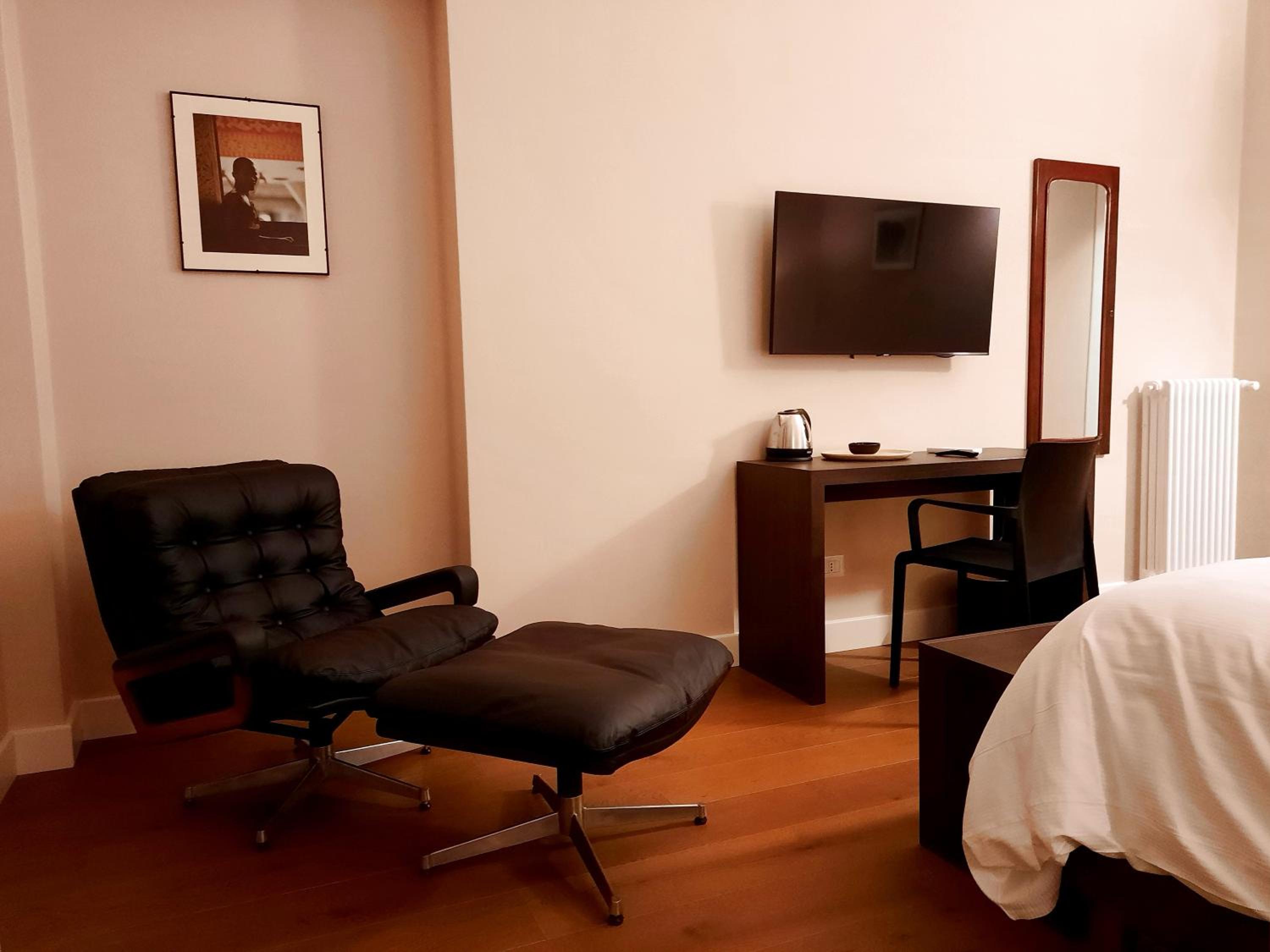 Superior Double or Twin Room with Terrace photo 2