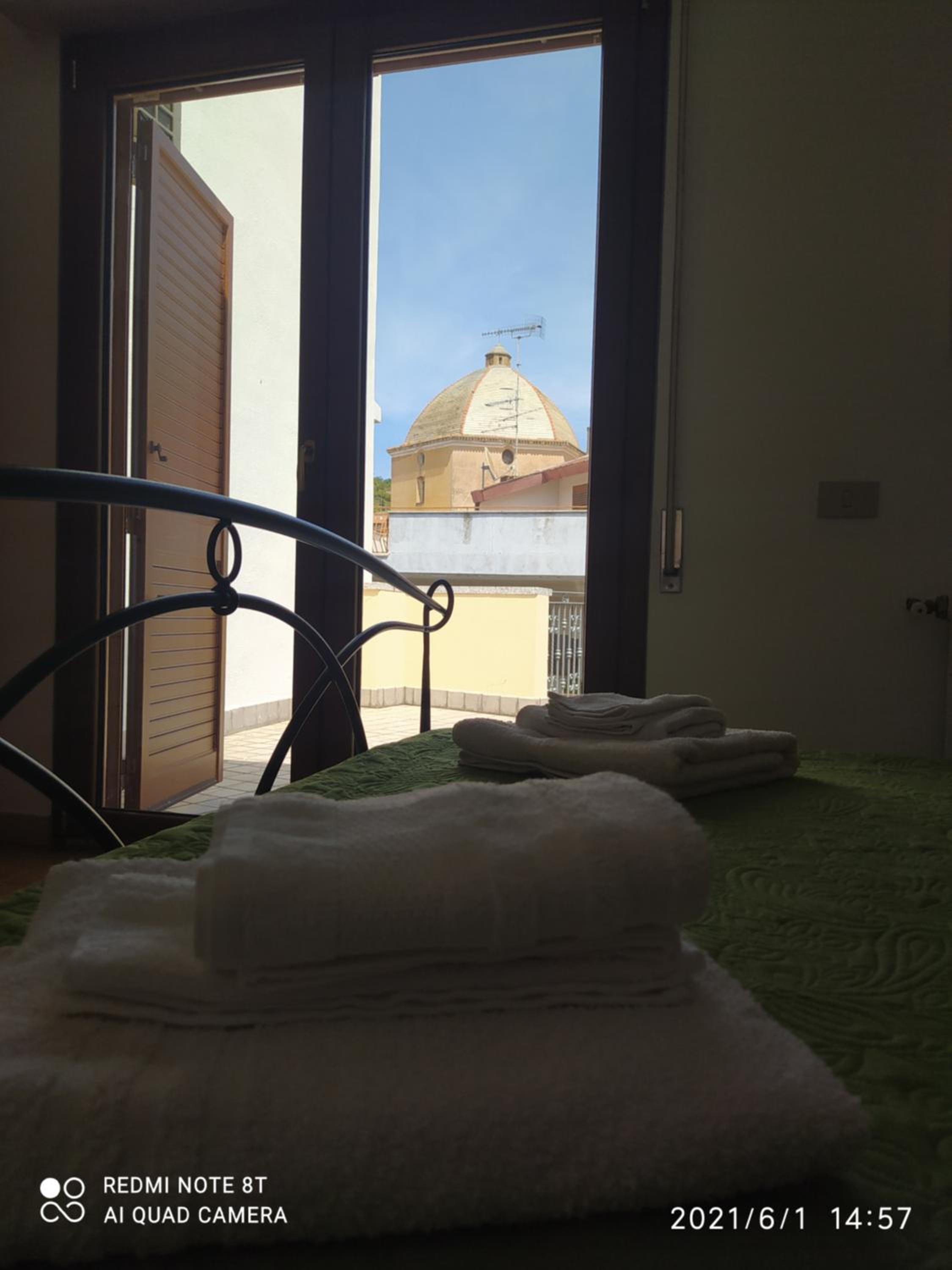 Double Room - Photo 5