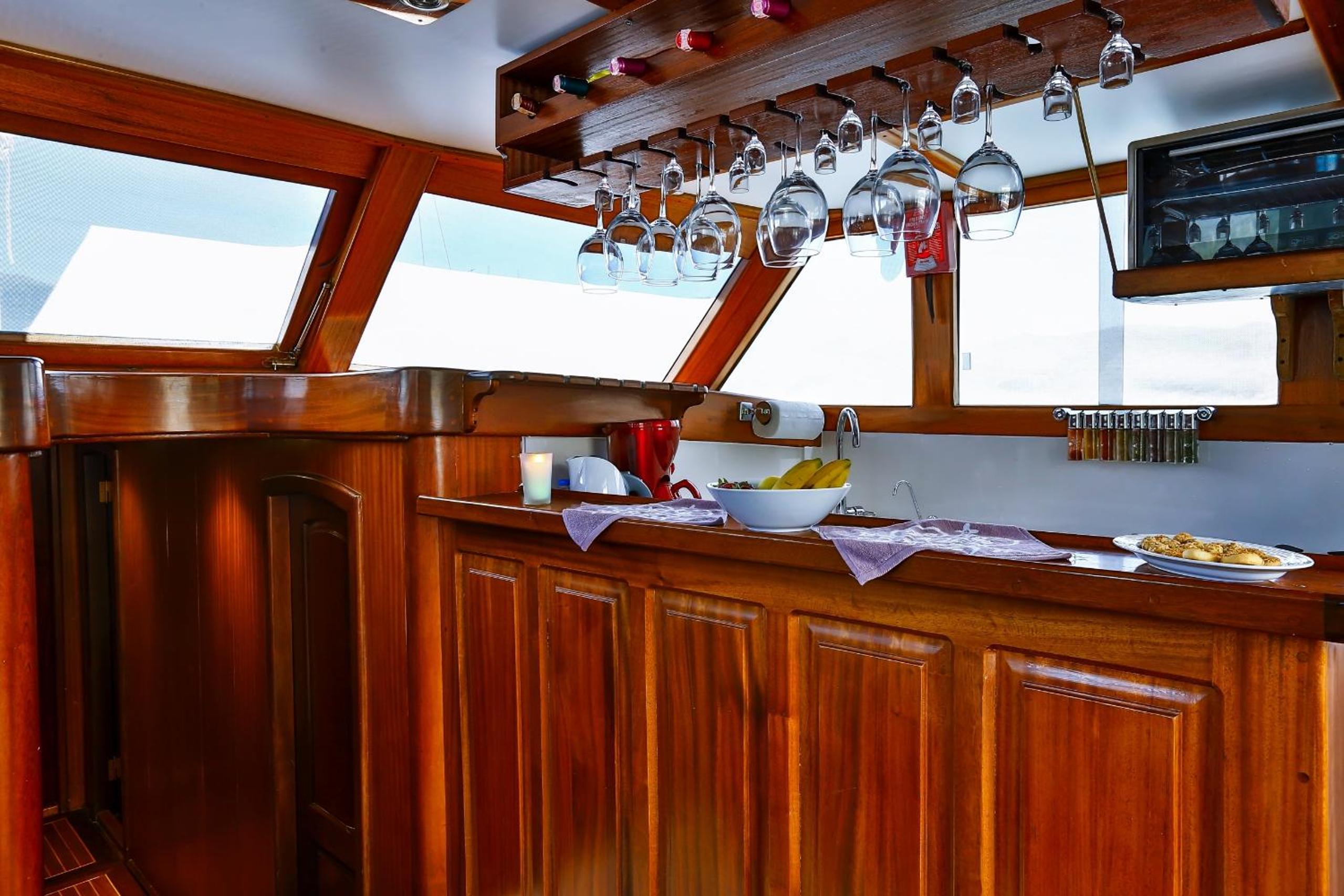 Three-Cabin Boat - Photo 12