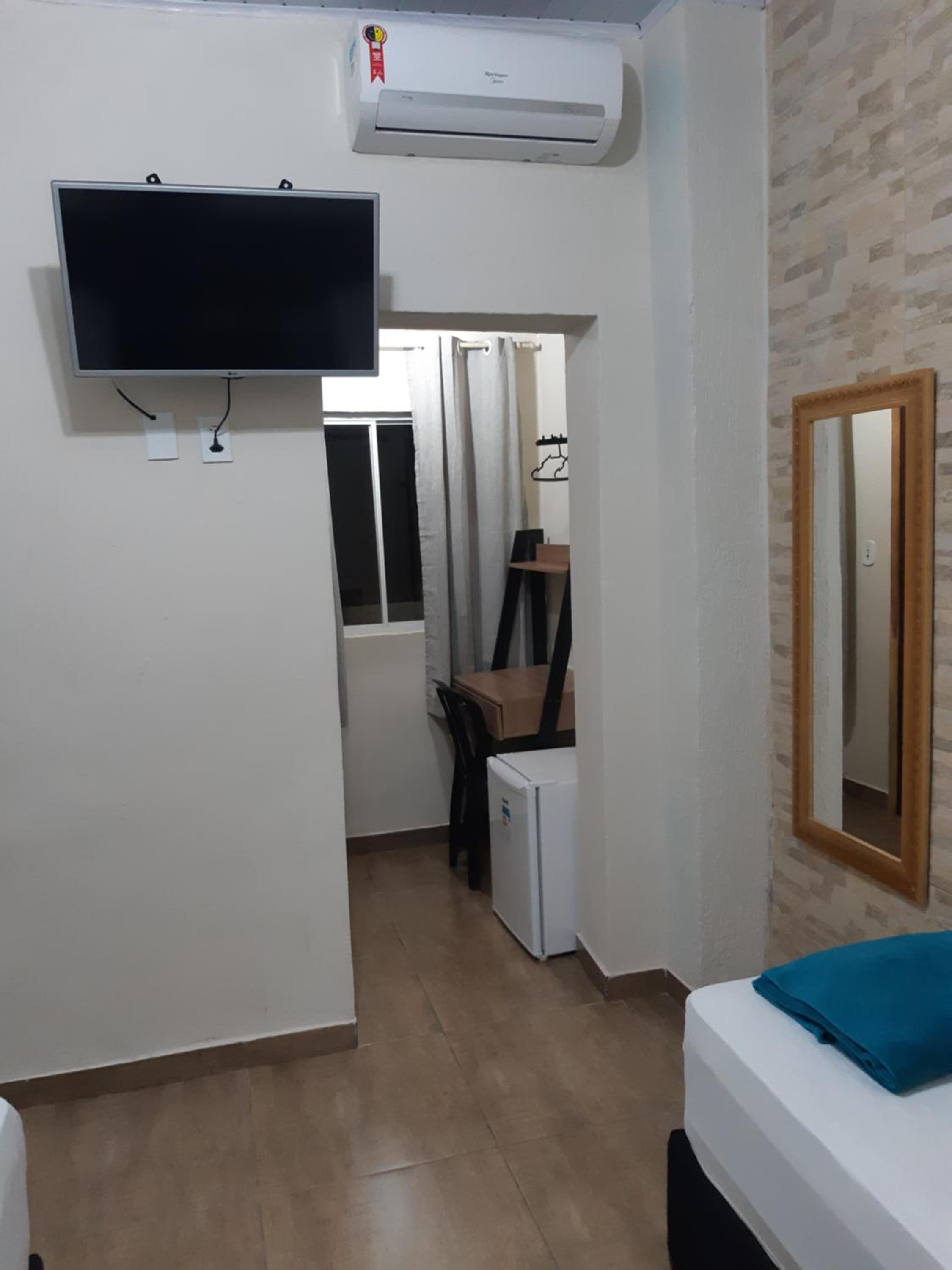 Standard Twin Room - Photo 4