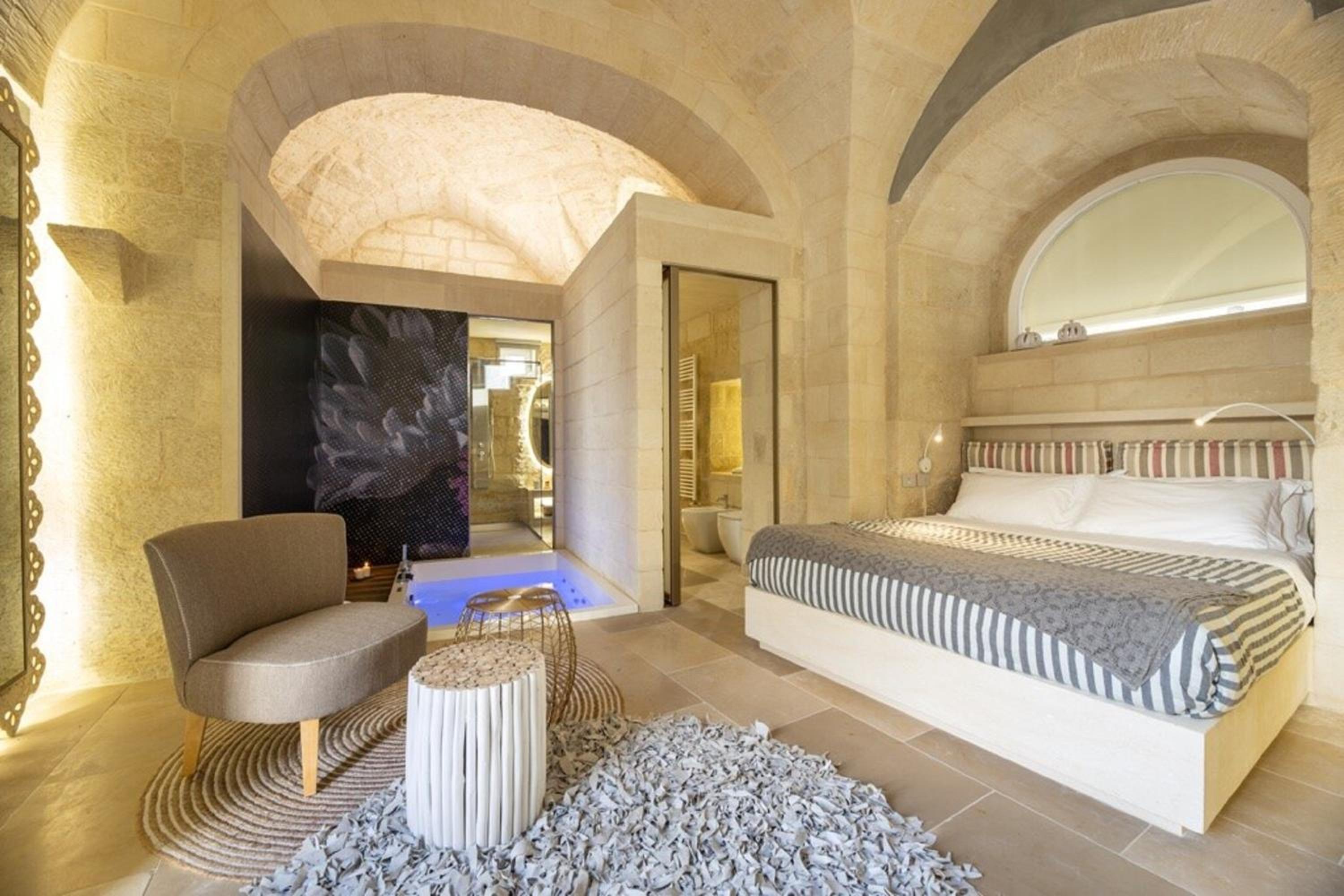 Suite with Spa Bath