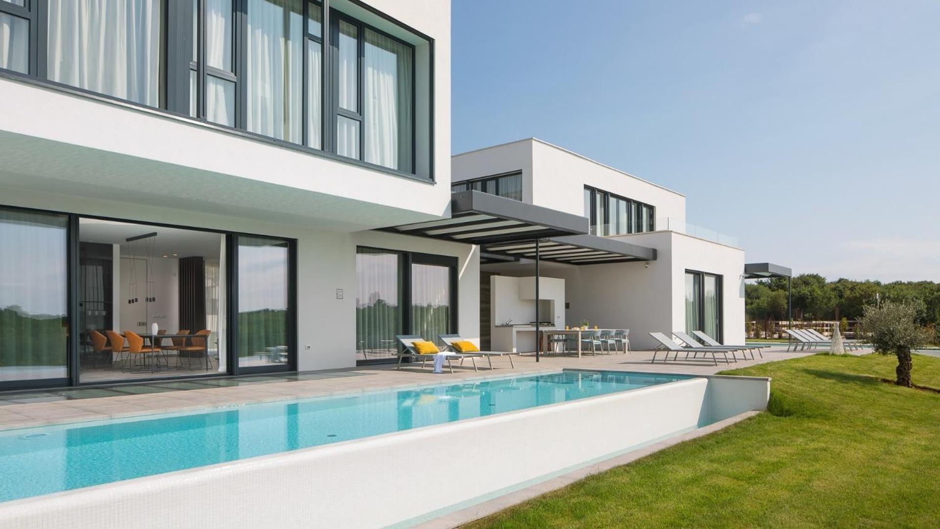 Villa With Private Pool photo 2