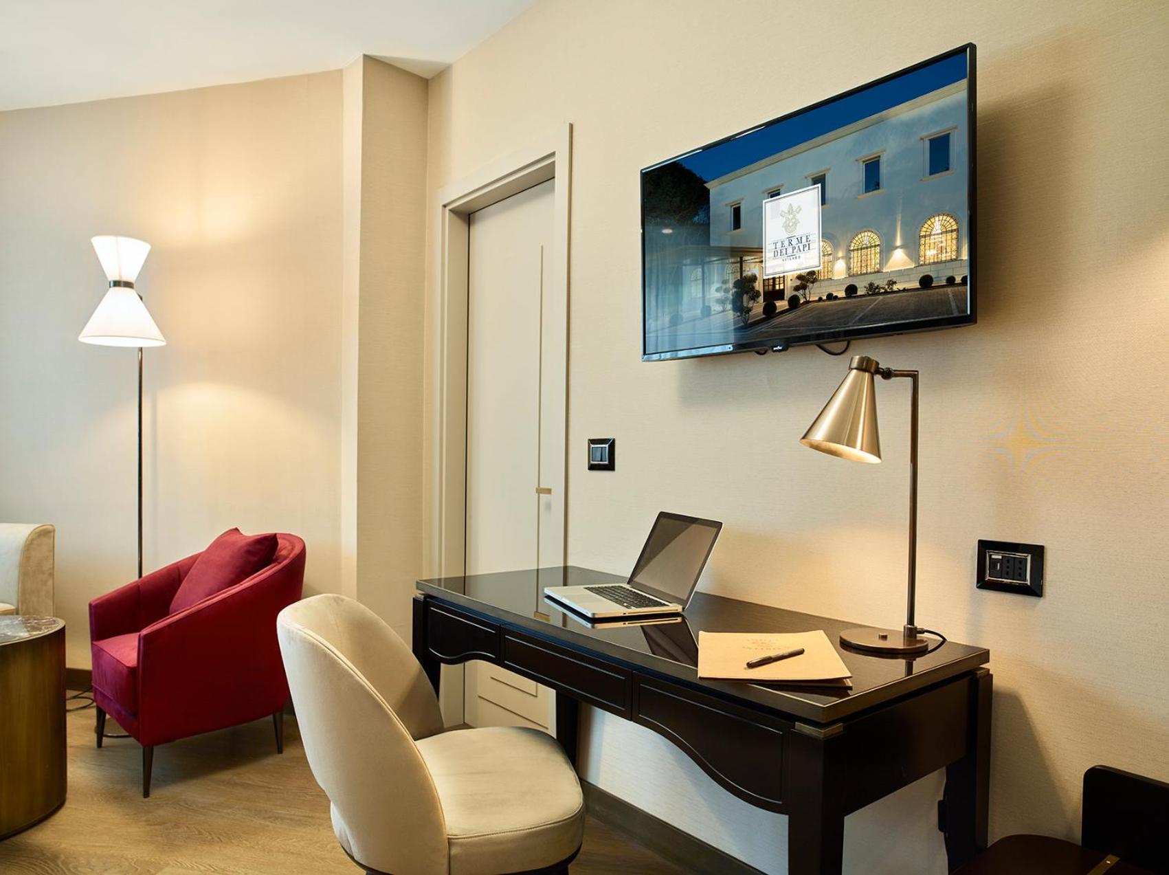 Luxury Double Room - Photo 11