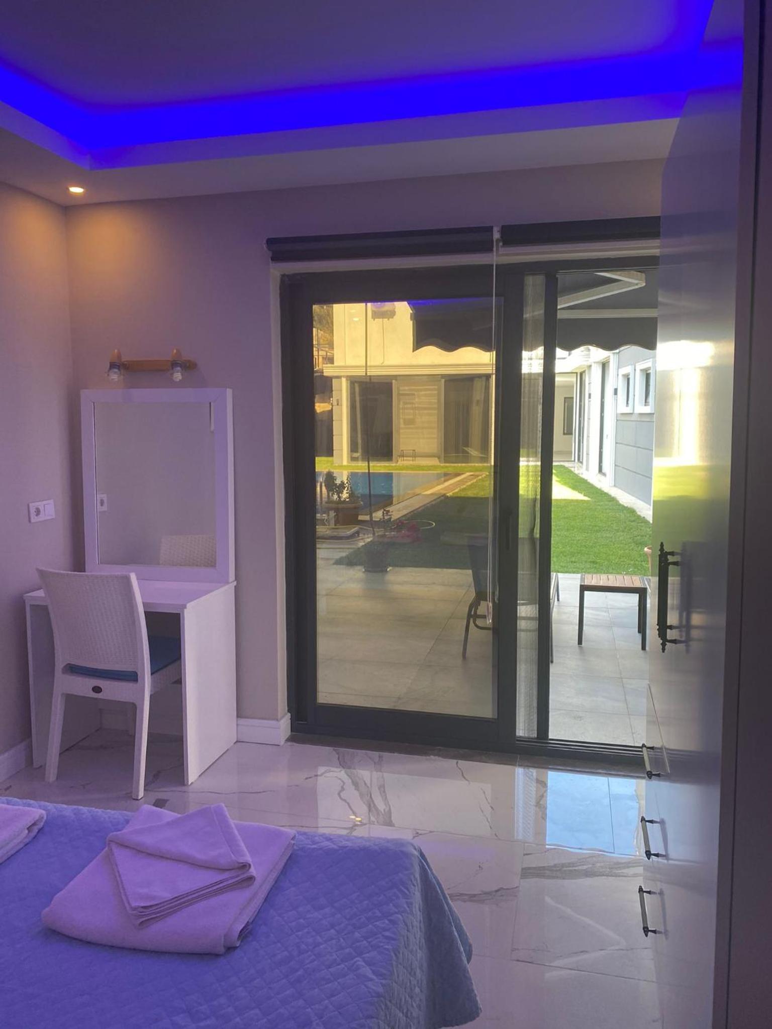 Apartment with Pool View  - Photo 22