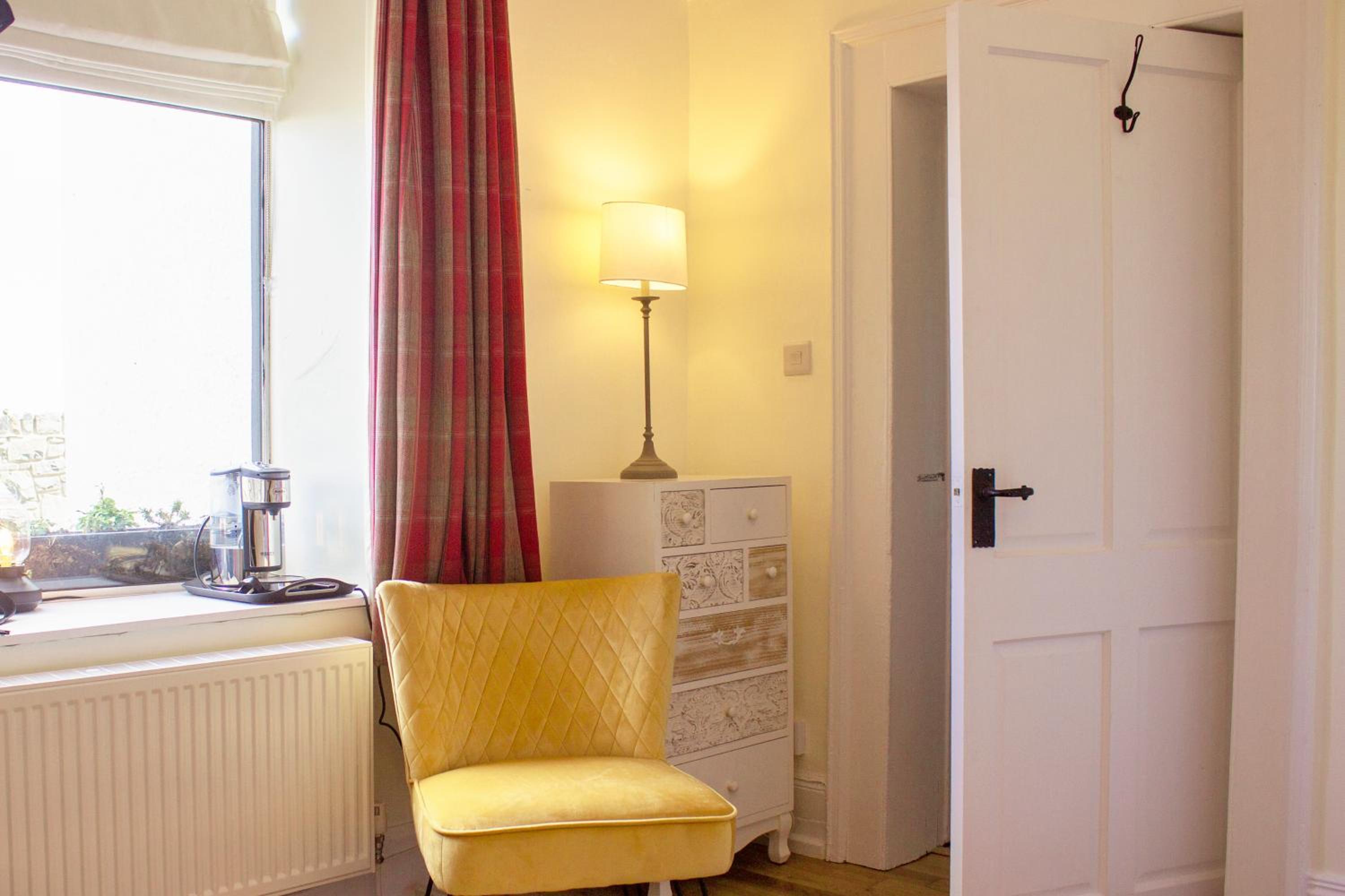 Deluxe Double Room with Shower - Photo 2