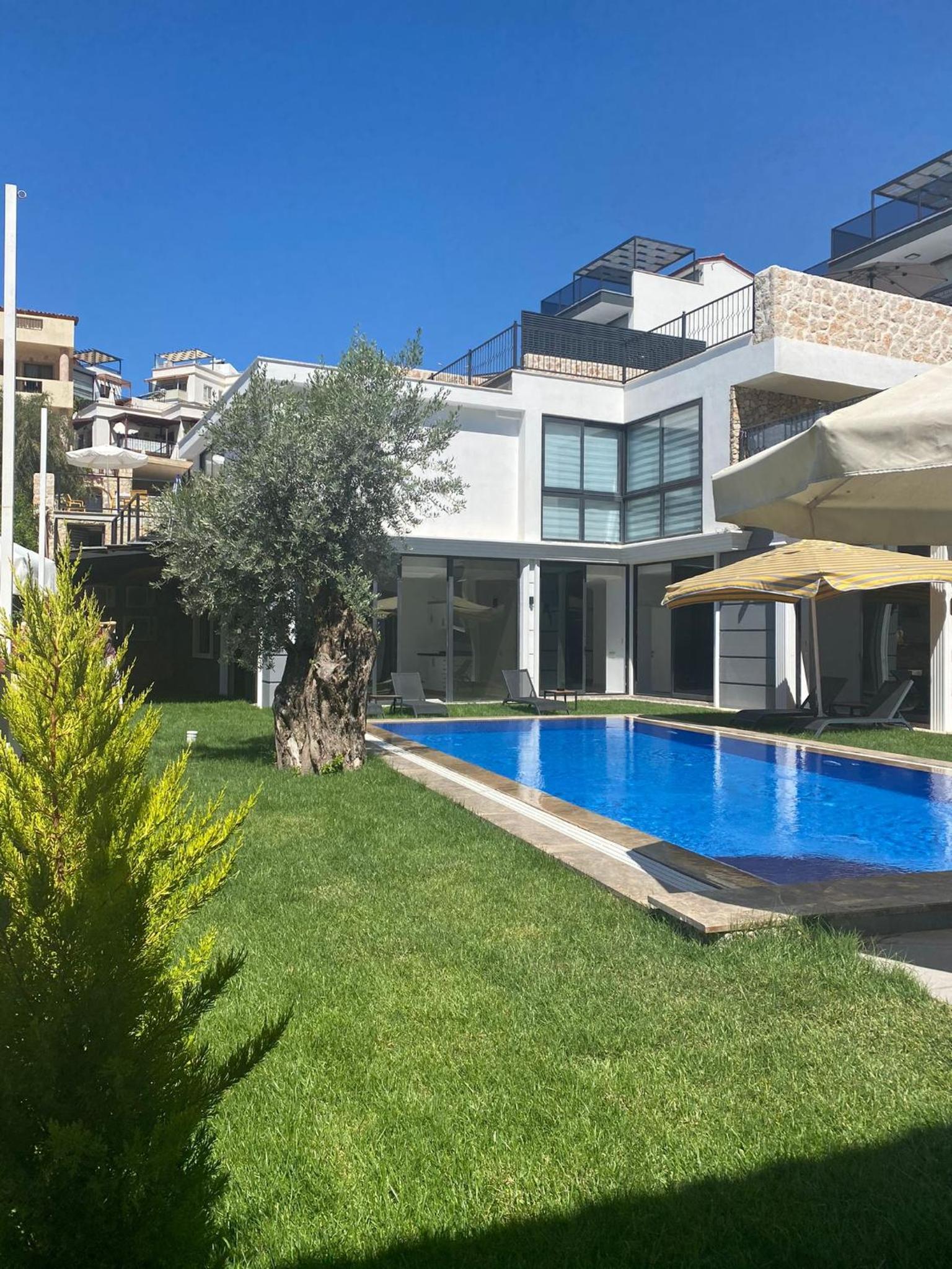 Apartment with Pool View  - Photo 18