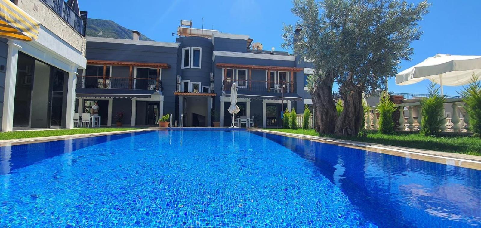 Apartment with Pool View  - Photo 16