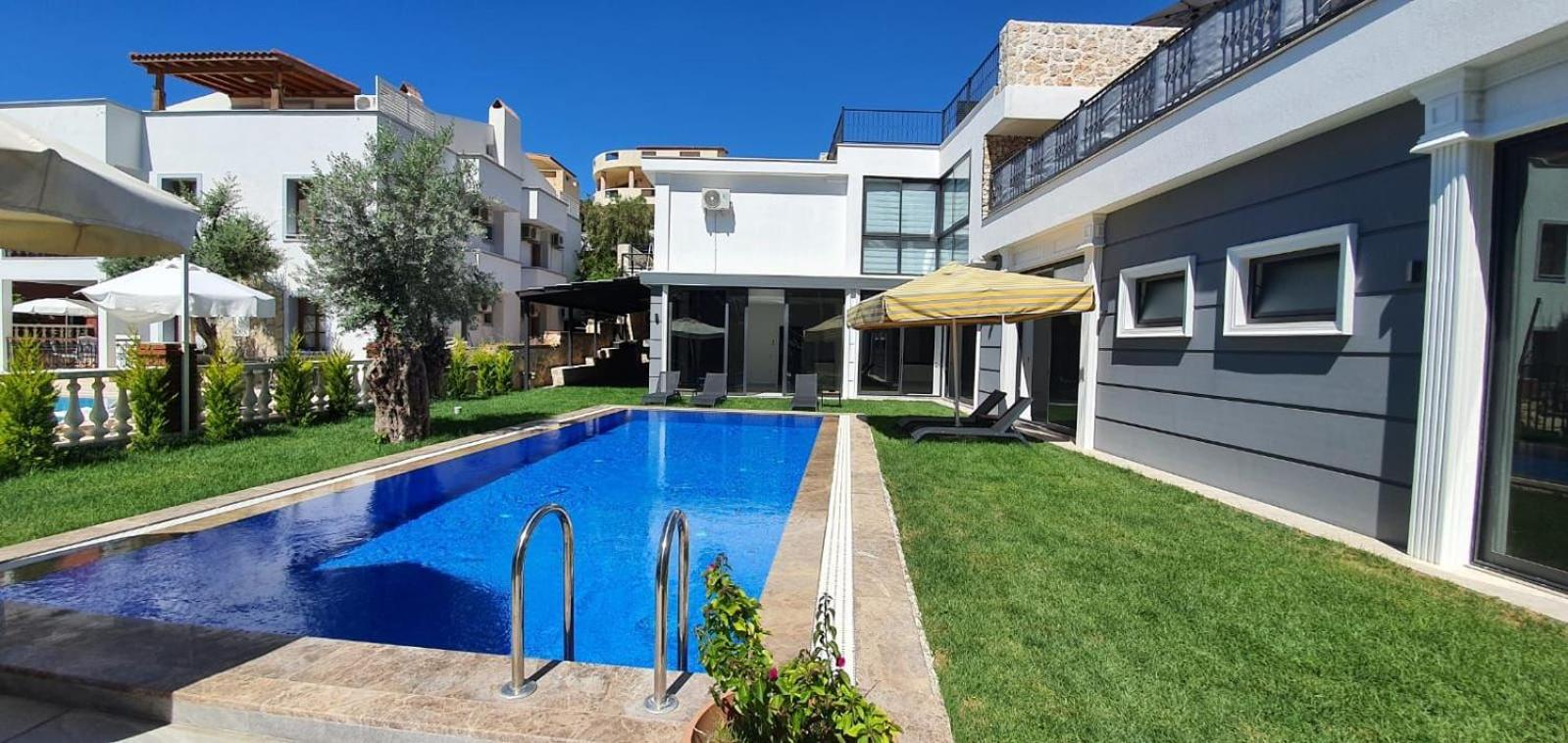 Apartment with Pool View  - Photo 14