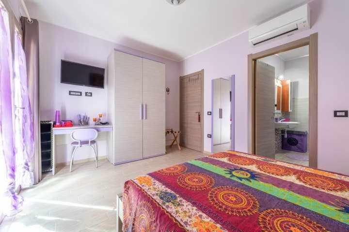Double Room with Private Bathroom photo 2