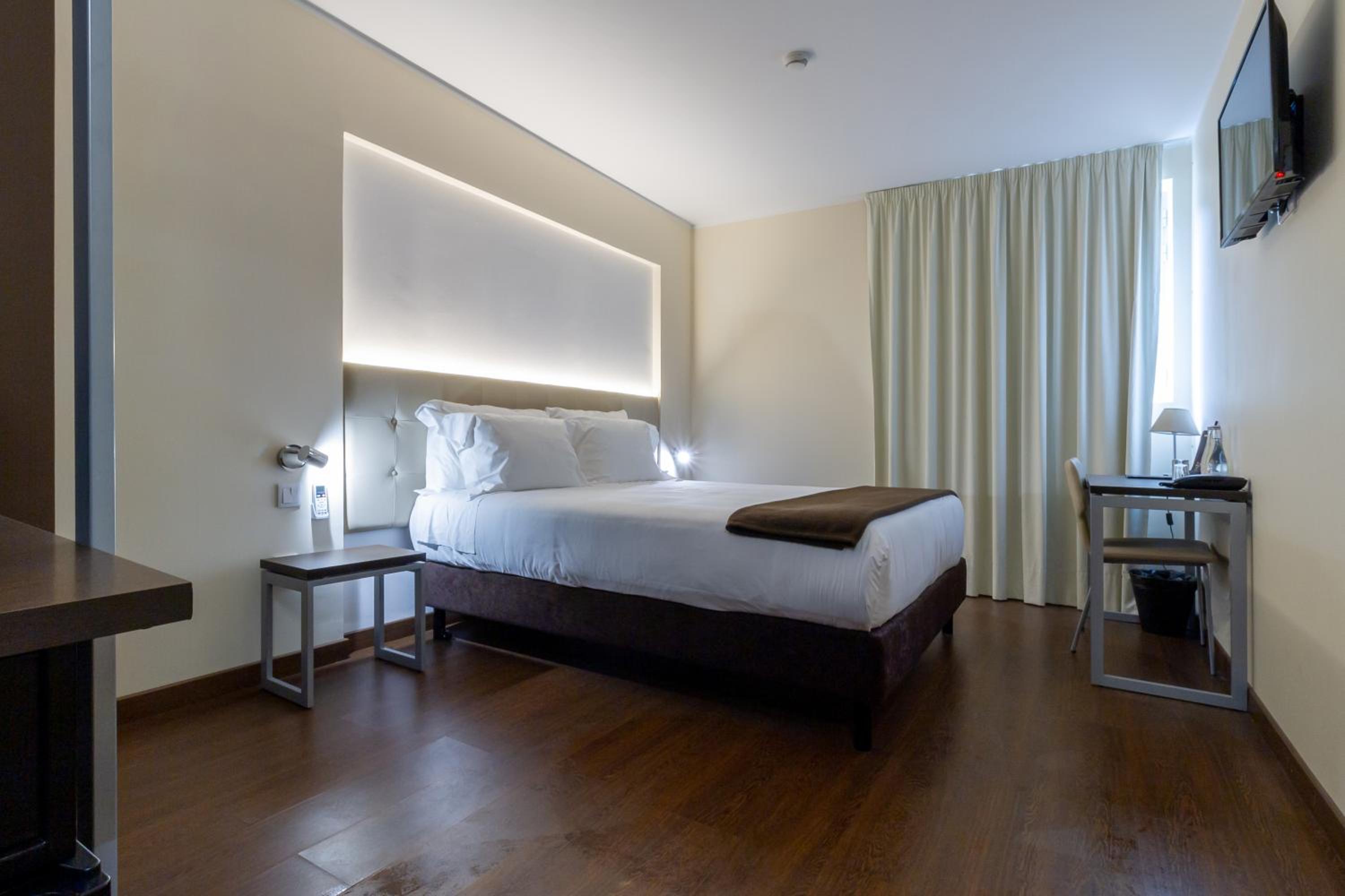 Double Room - Disability Access - Photo 4