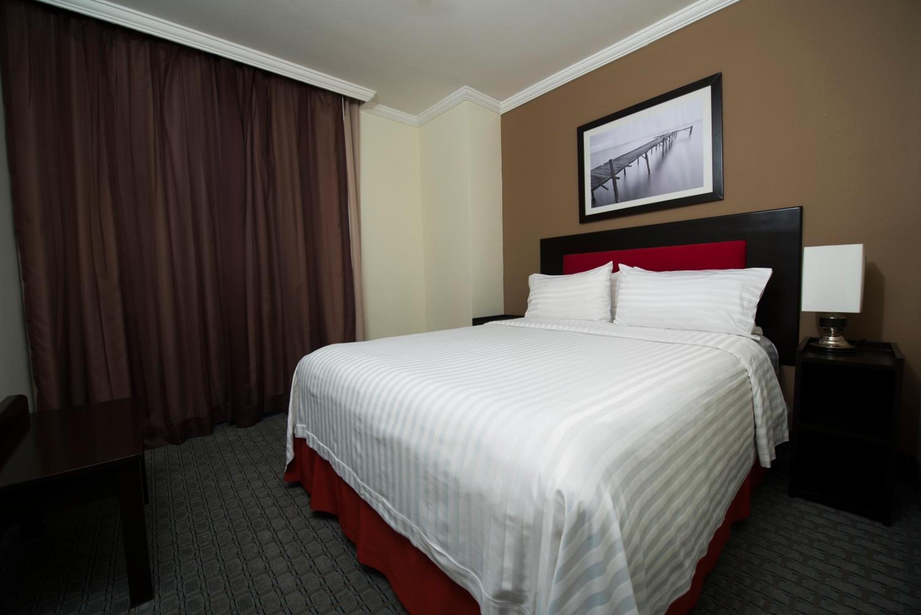 King Room - Mobility Access/Non-Smoking - Photo 1
