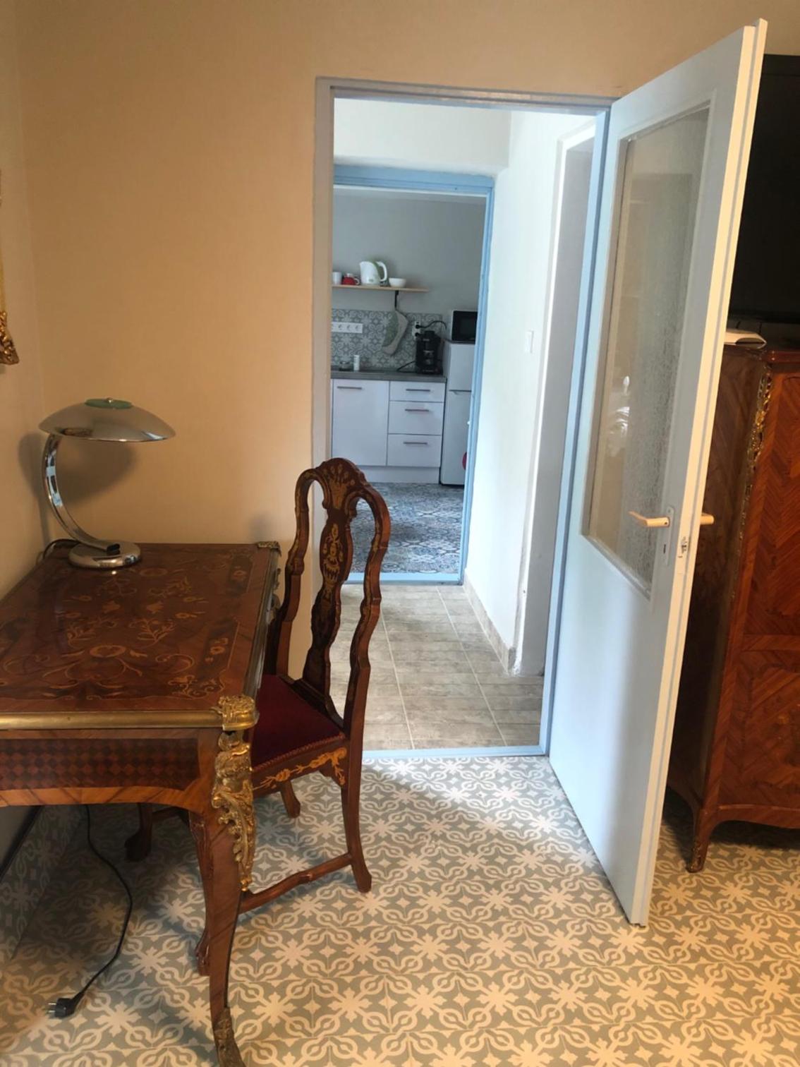 One-Bedroom Apartment - Photo 17