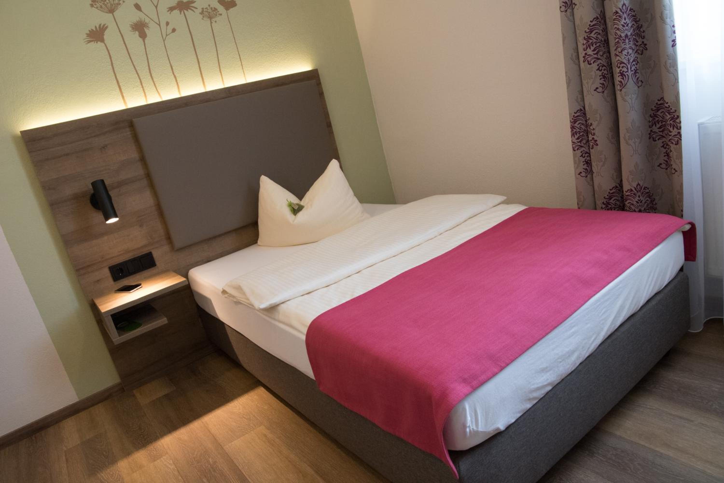 Large Single Room photo 2