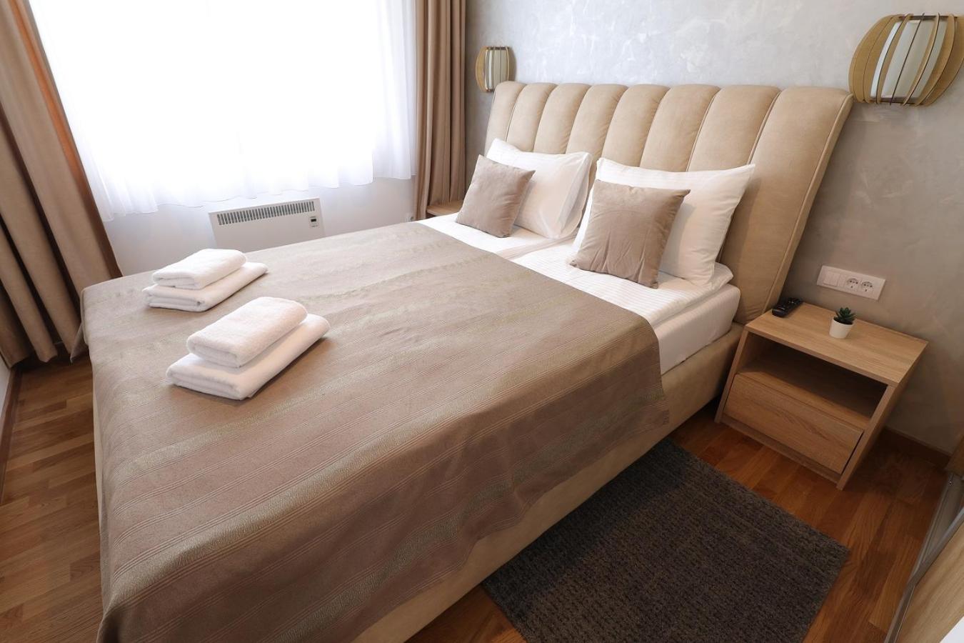 One-Bedroom Apartment - Photo 4