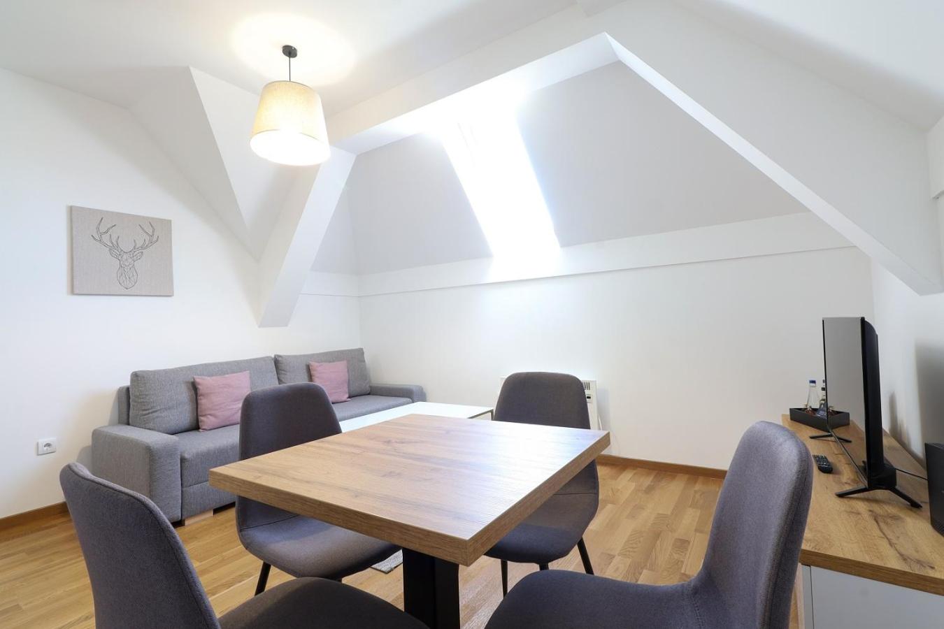 One-Bedroom Standard Apartment - Photo 3