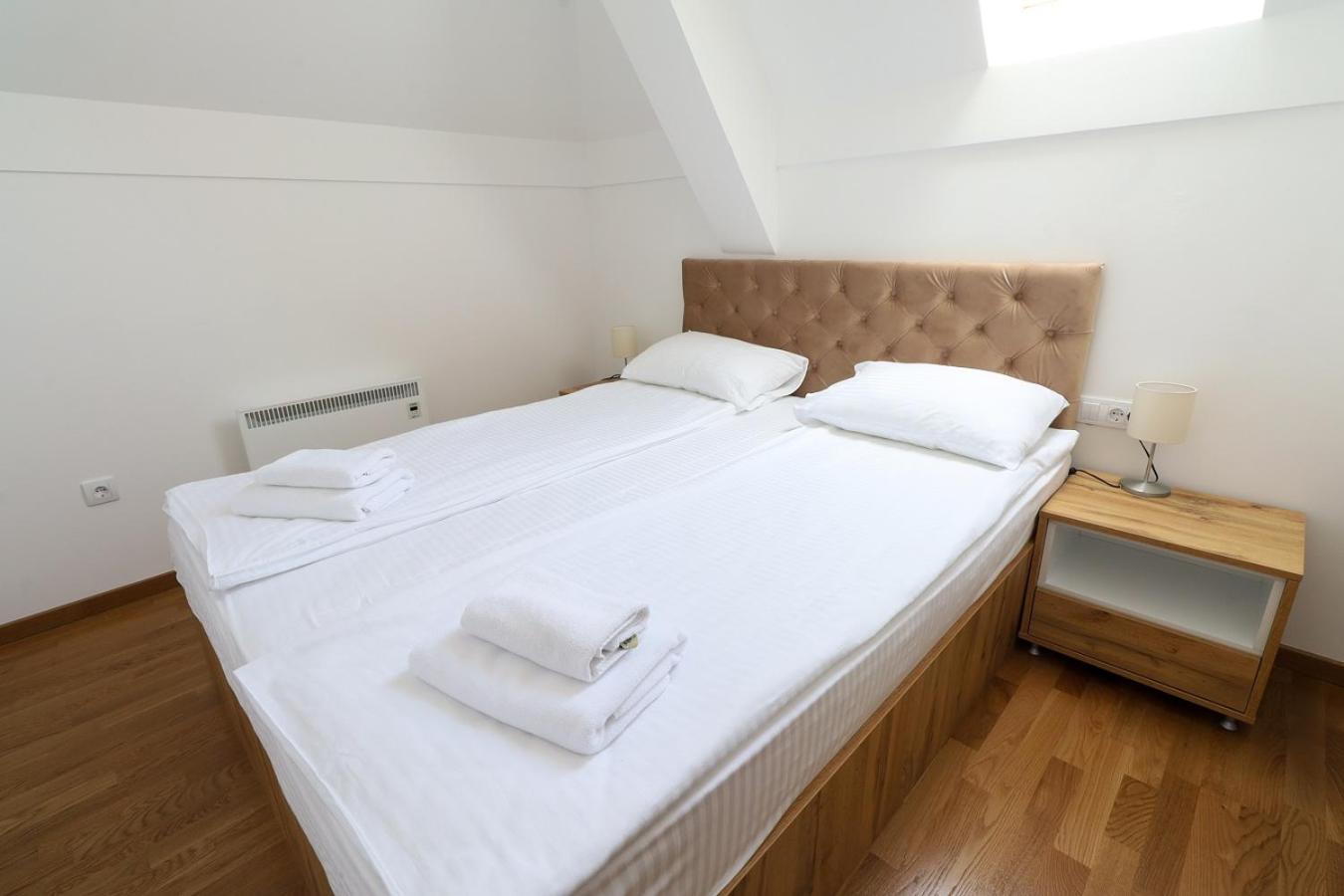 One-Bedroom Standard Apartment - Photo 24