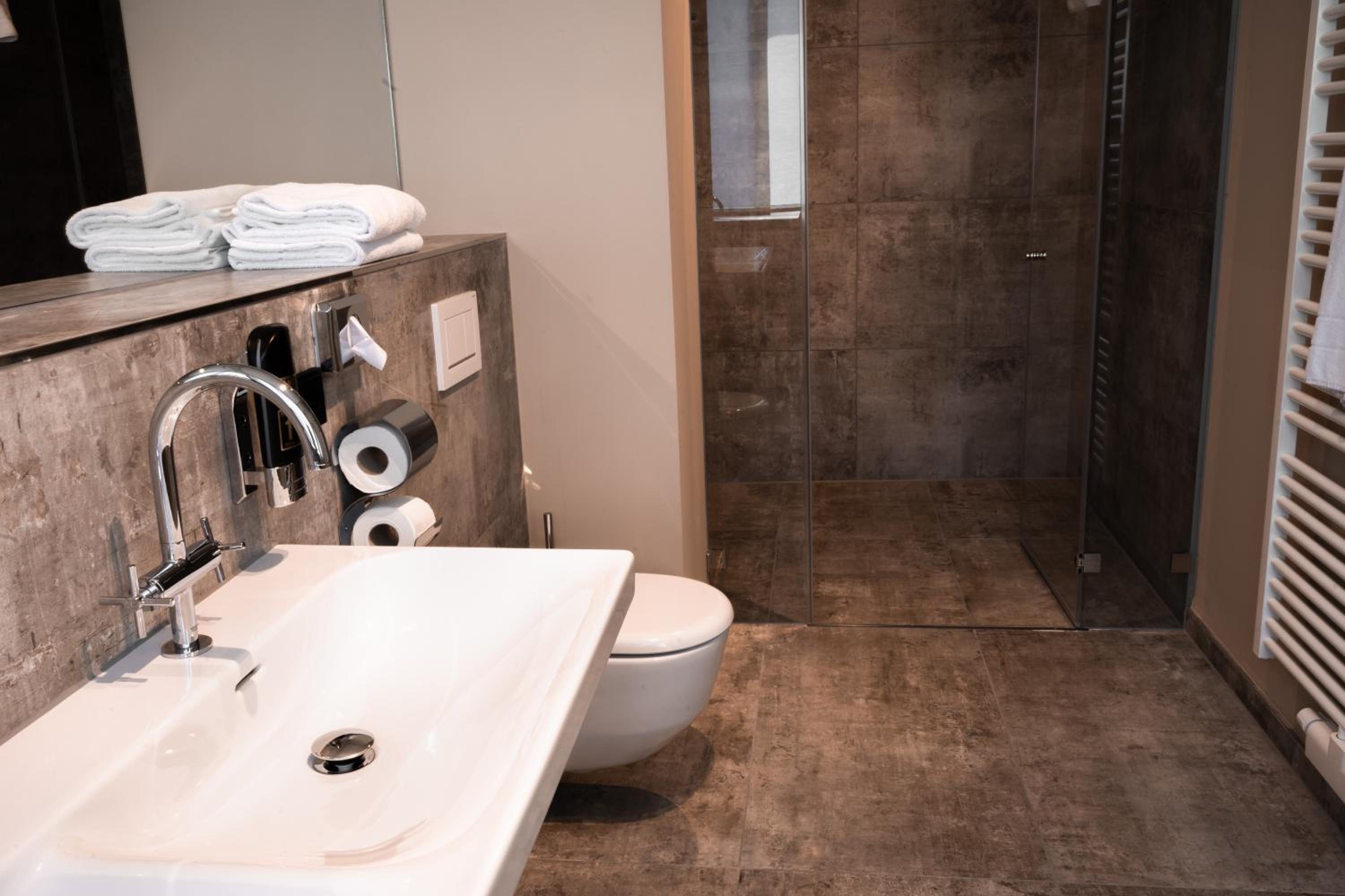Suite - Photo 4