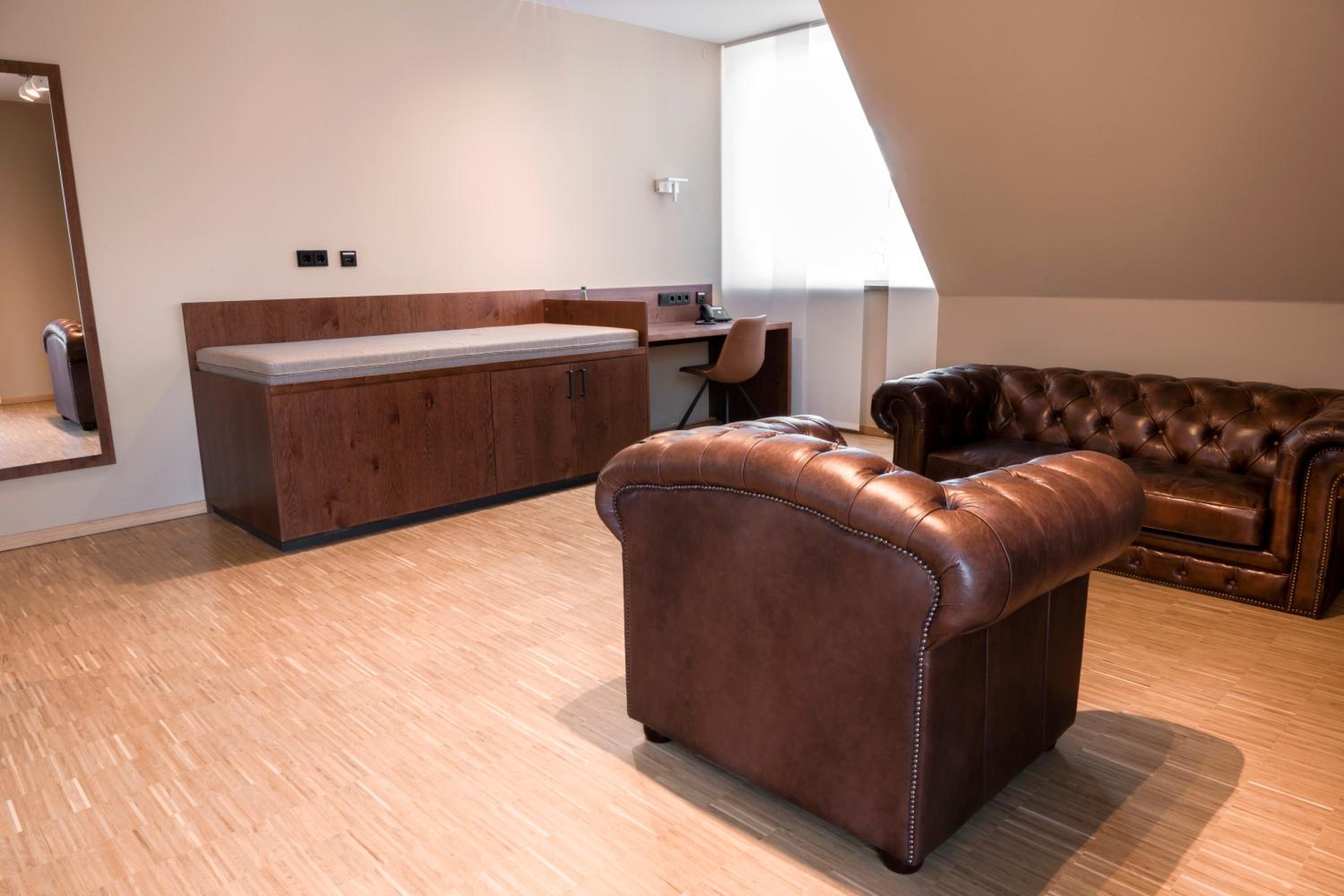 Suite - Photo 3