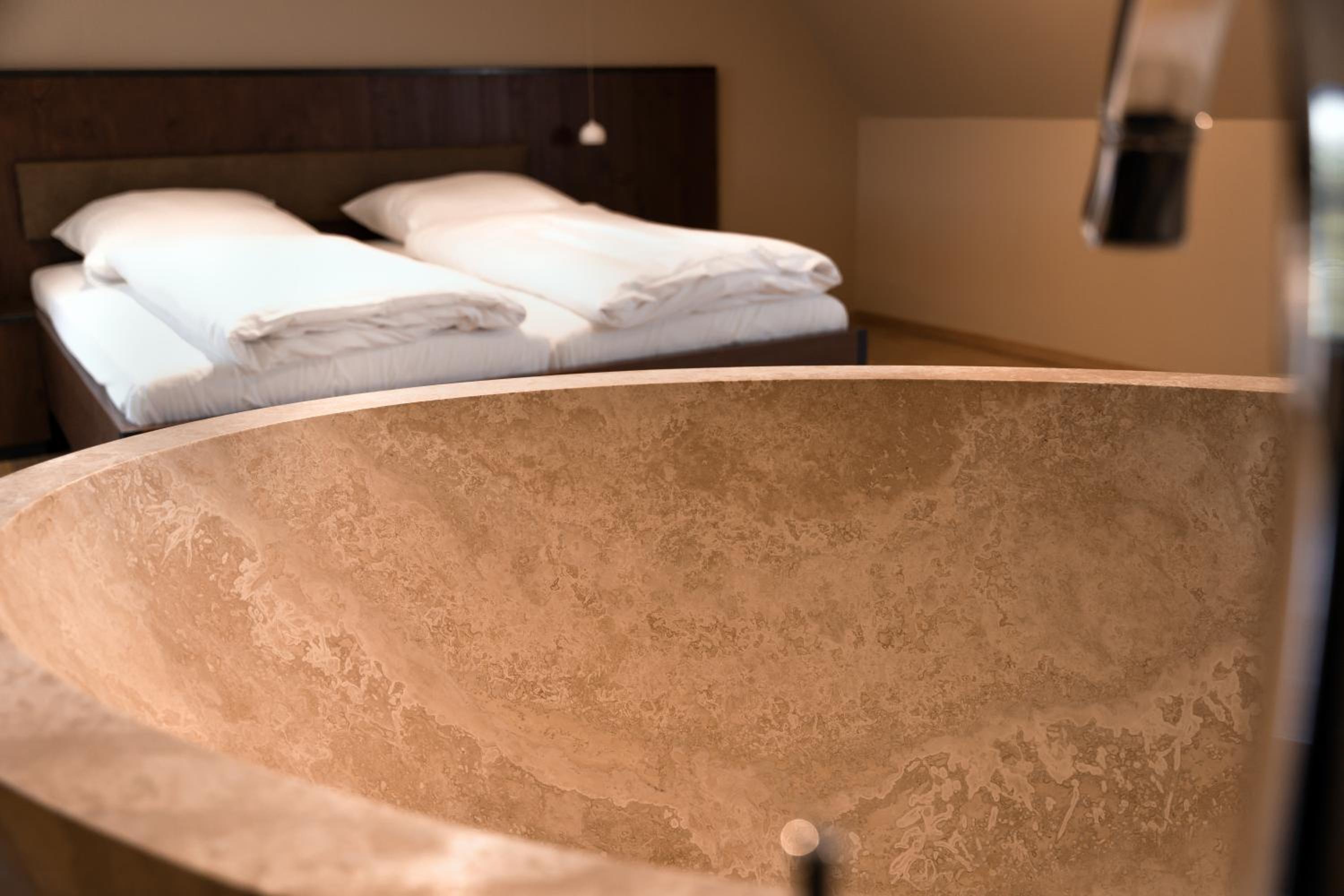 Suite - Photo 2