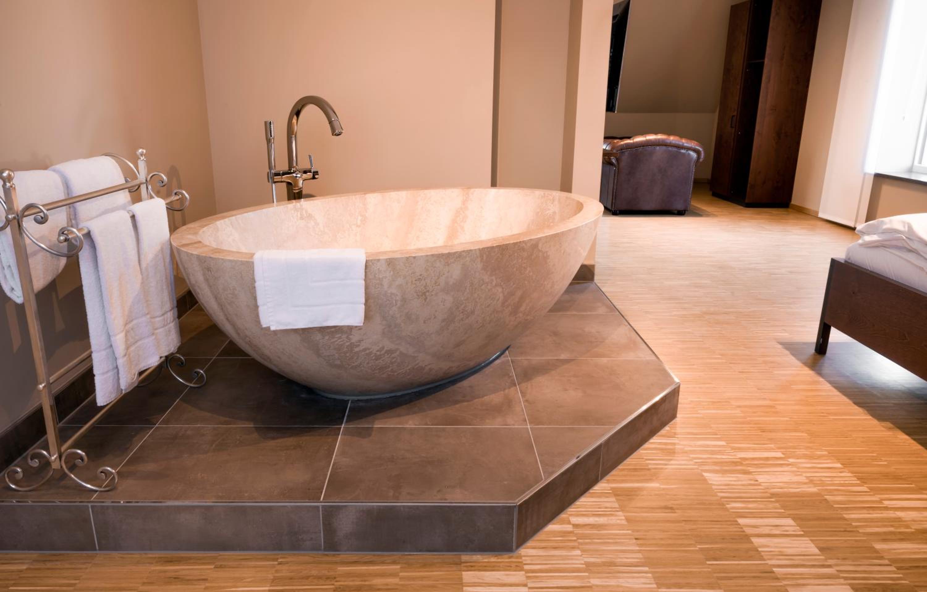 Suite - Photo 9
