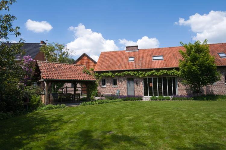 Villa photo 3