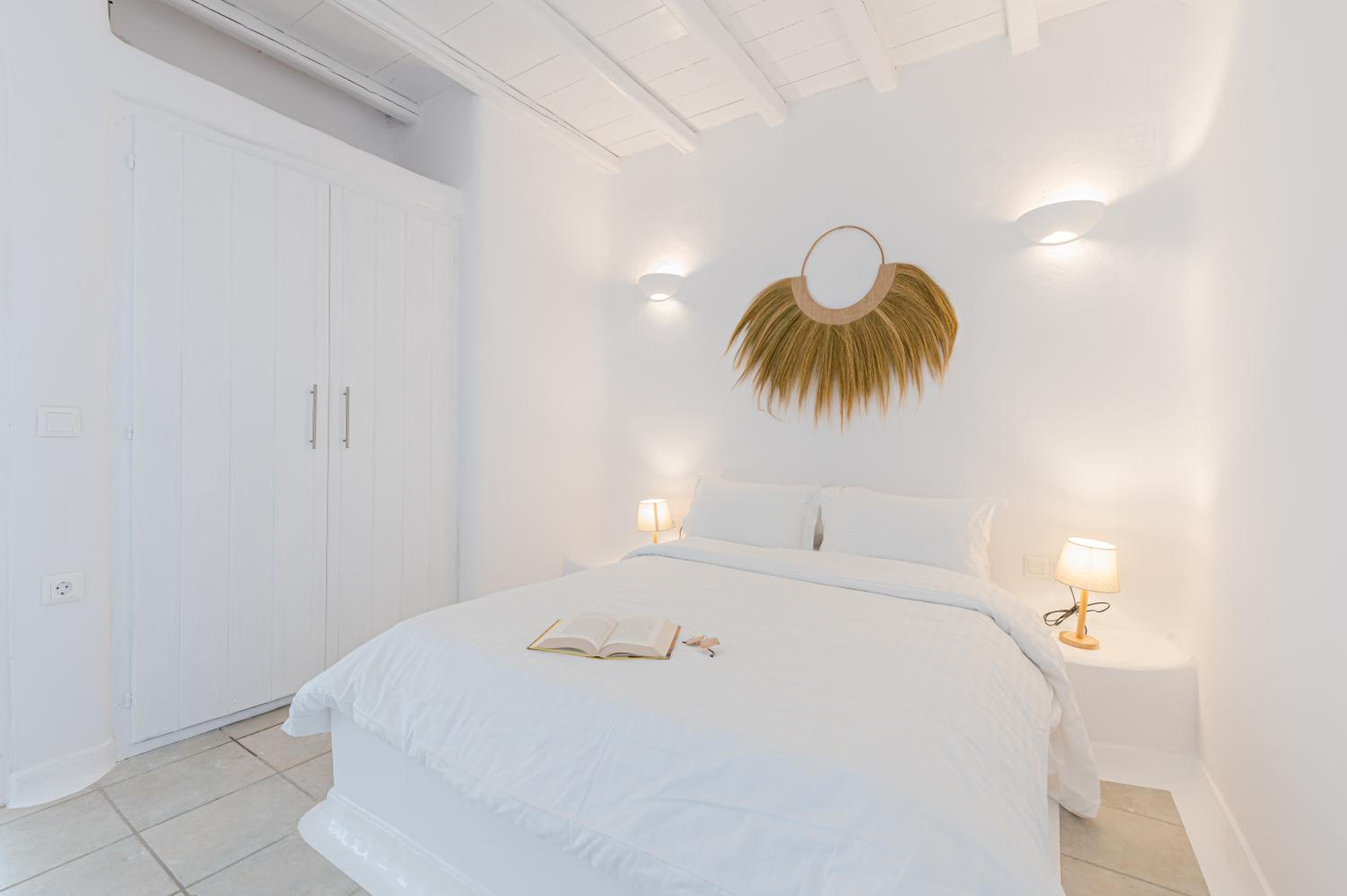 Four-Bedroom Villa with Private Pool - Photo 33