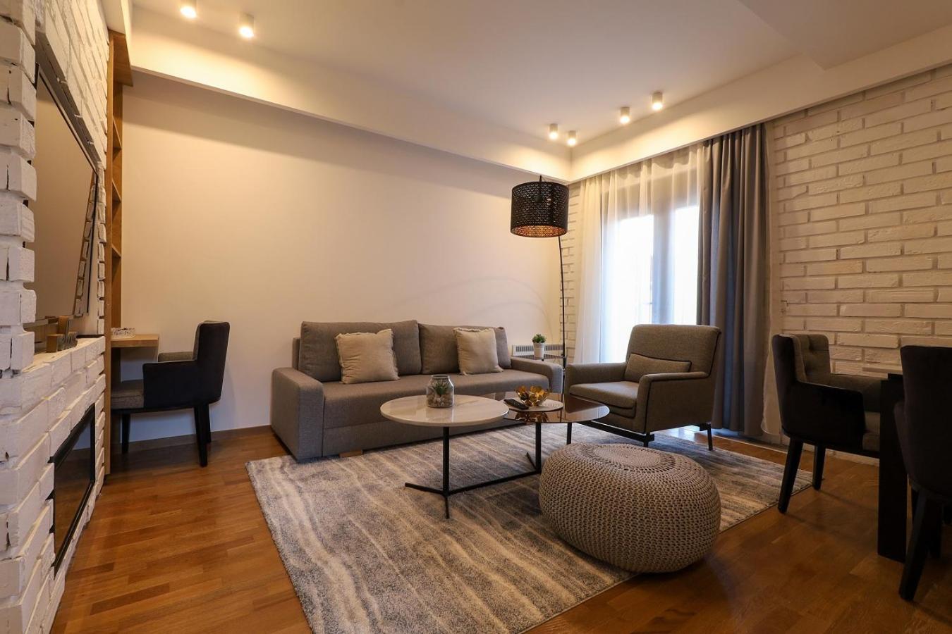Deluxe Queen Suite - Photo 91