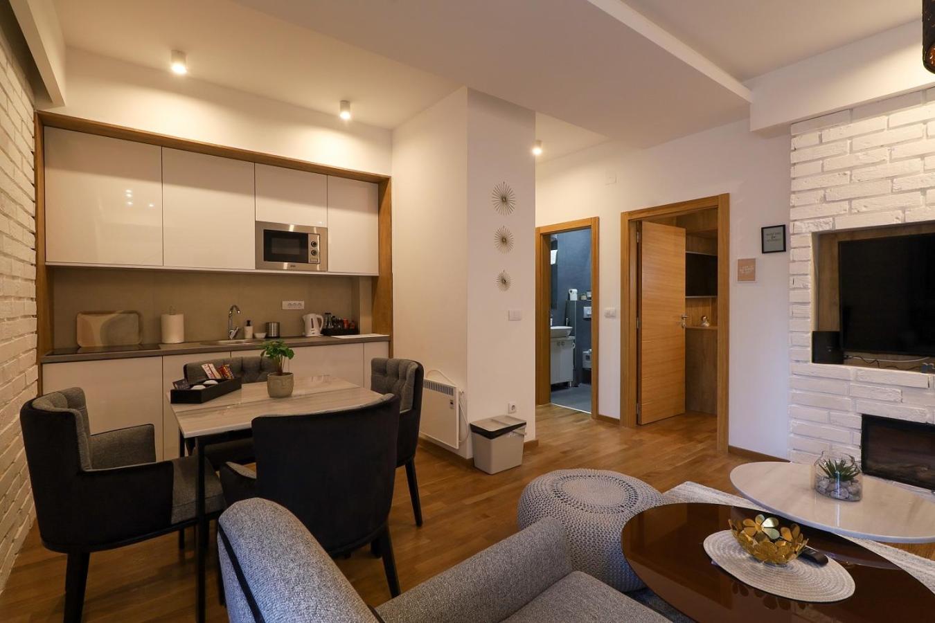 Deluxe Queen Suite - Photo 90