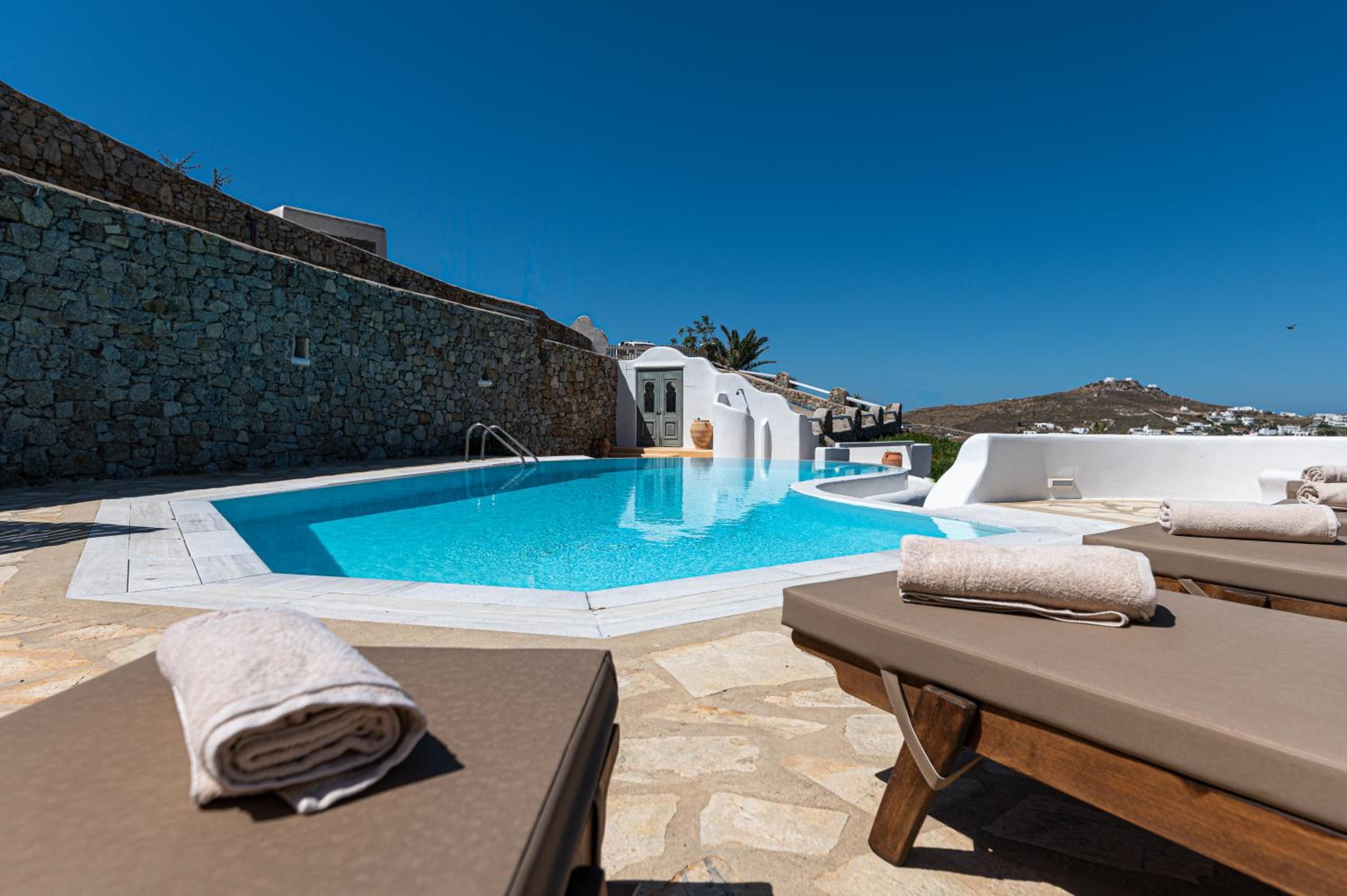 Four-Bedroom Villa with Private Pool - Photo 44