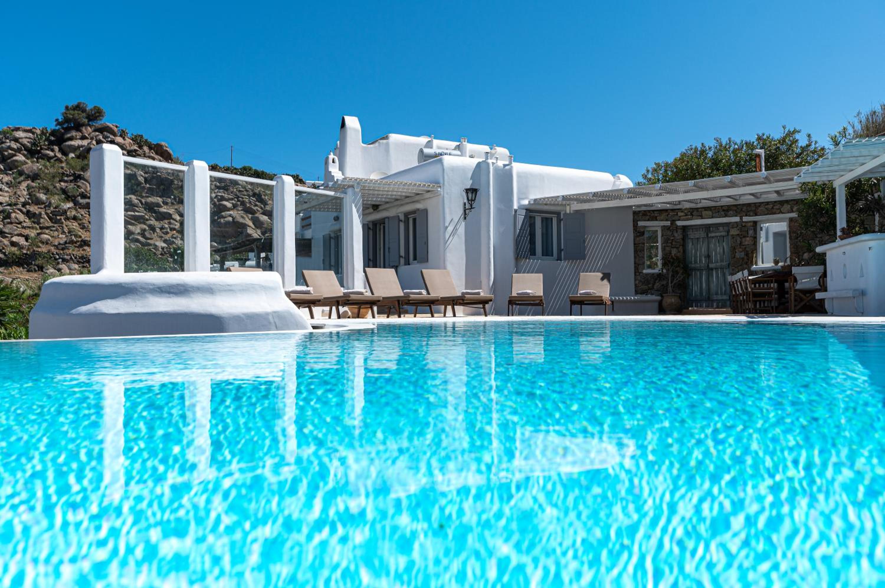 Four-Bedroom Villa with Private Pool - Photo 46