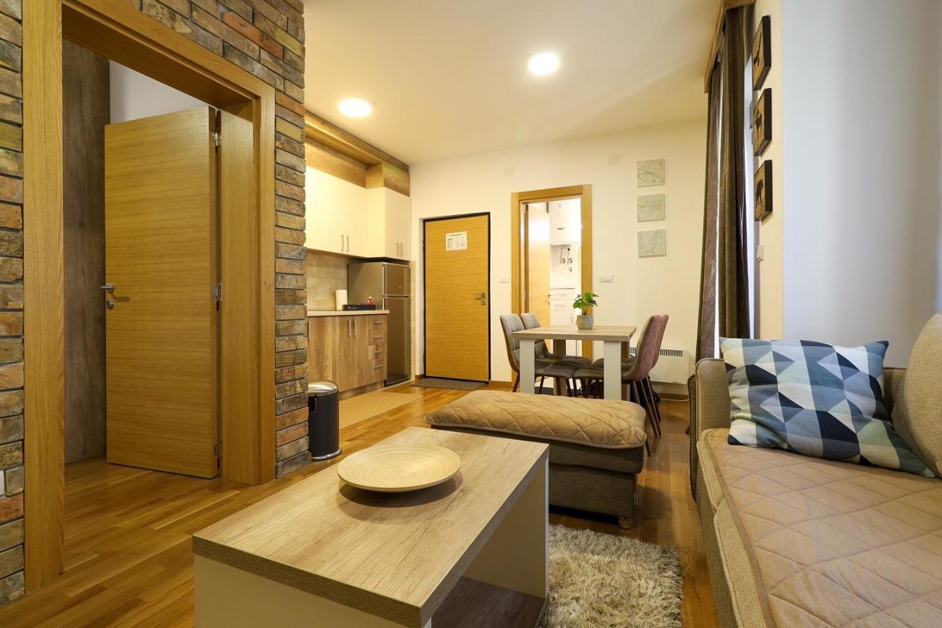 Deluxe Queen Suite - Photo 20
