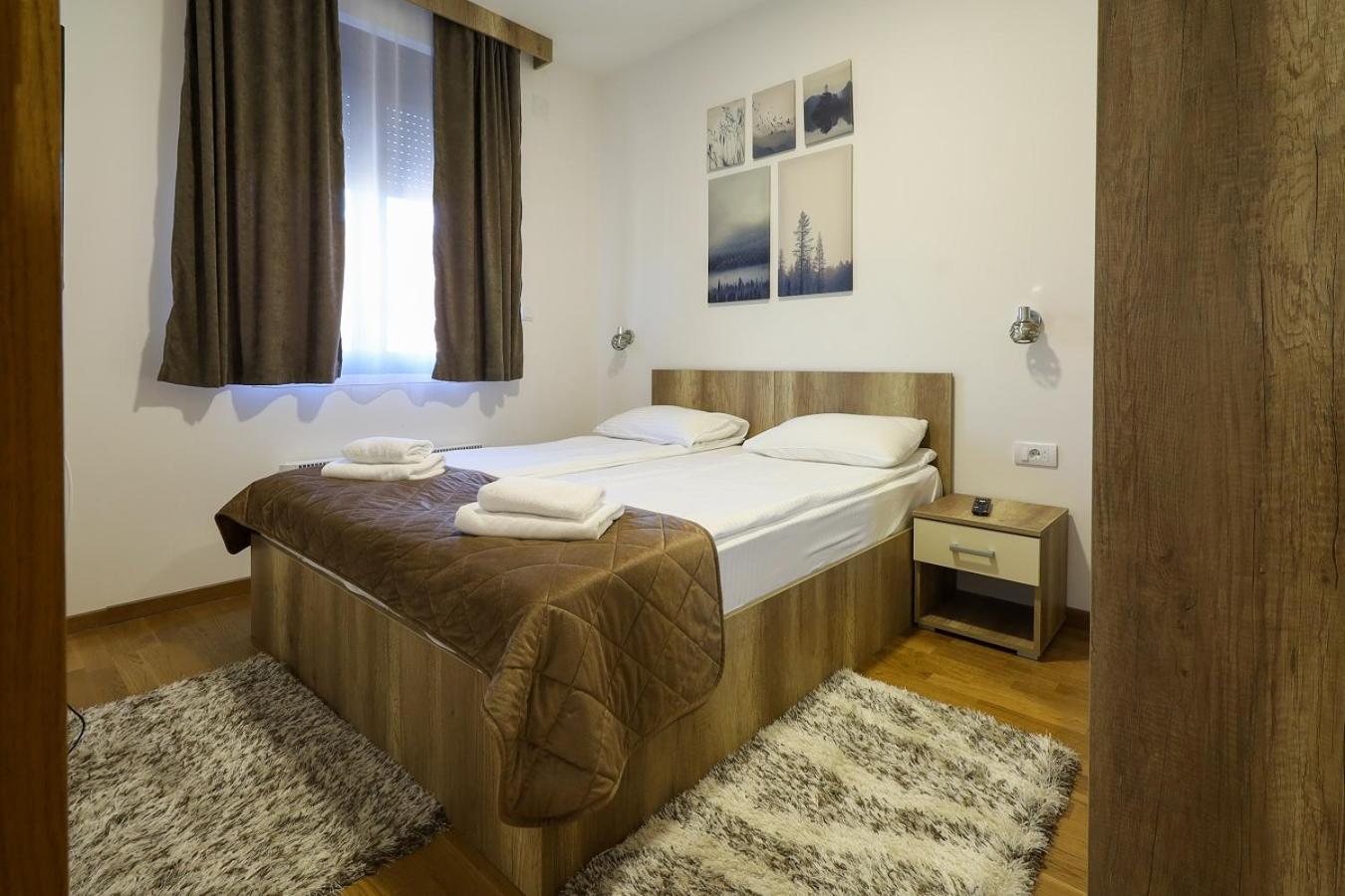 Deluxe Queen Suite - Photo 24
